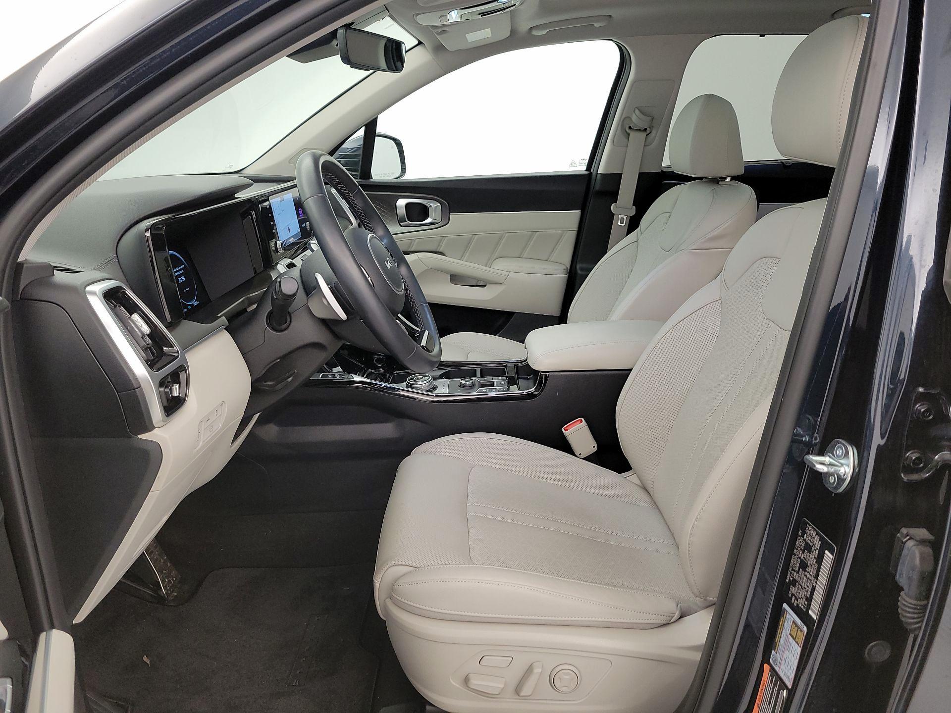 Thumbnail: 2023 Kia Sorento - 11