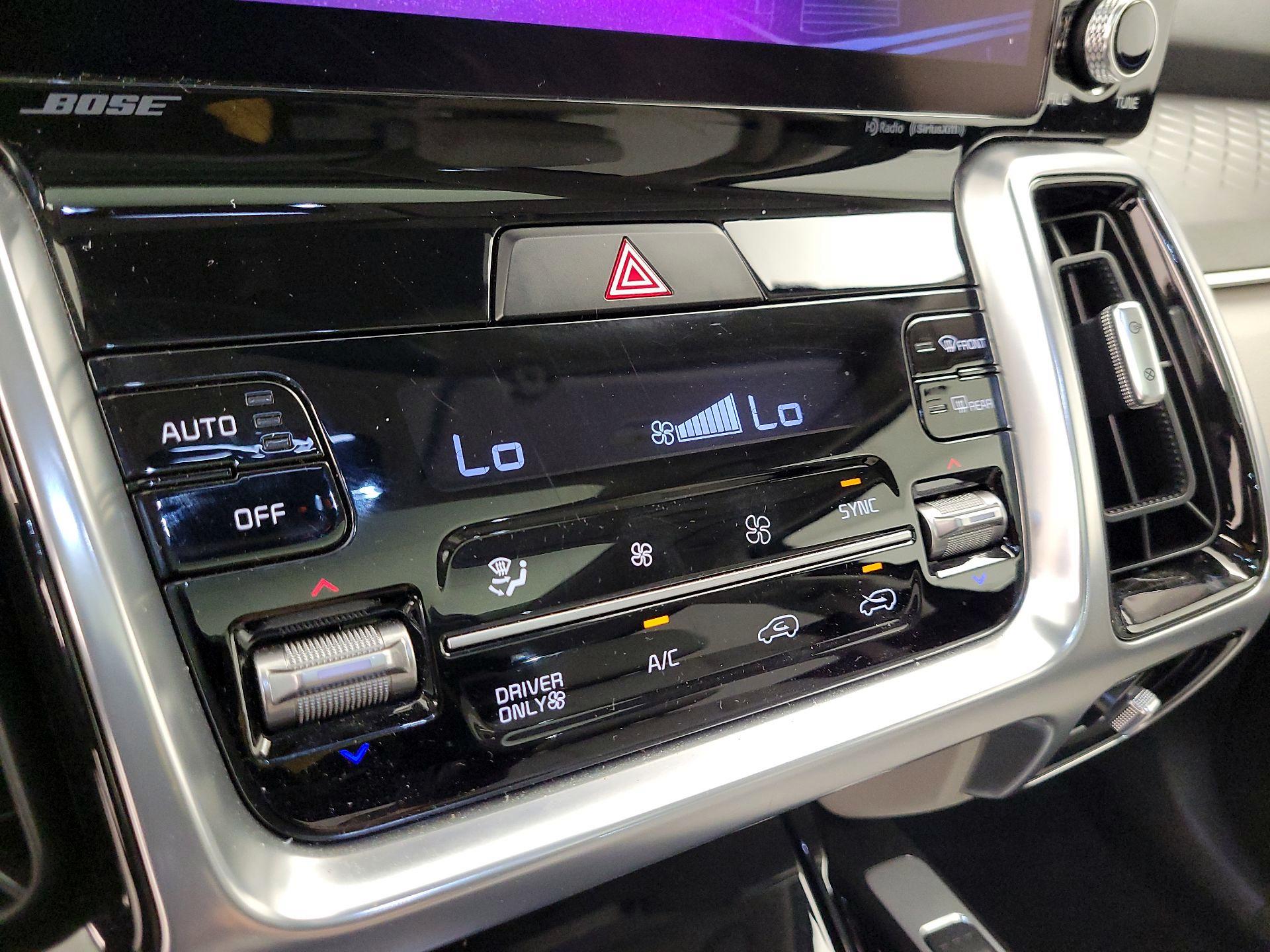 Thumbnail: 2023 Kia Sorento - 17