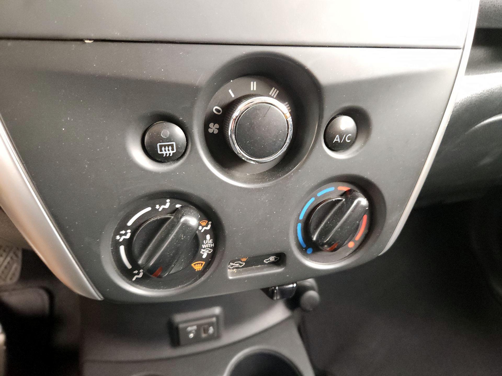 Thumbnail: 2019 Nissan Versa Note - 16