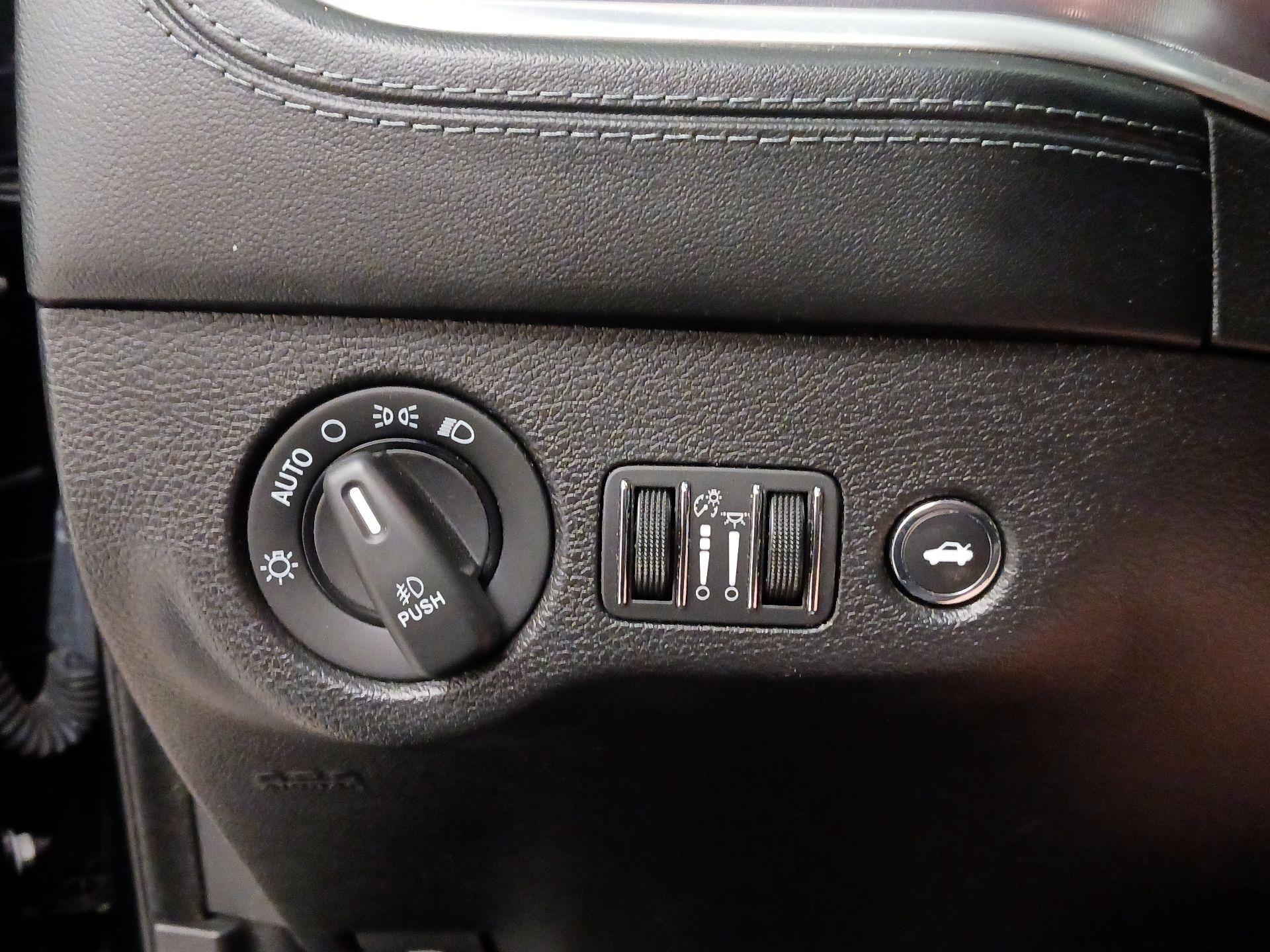 Thumbnail: 2019 Dodge Charger - 13