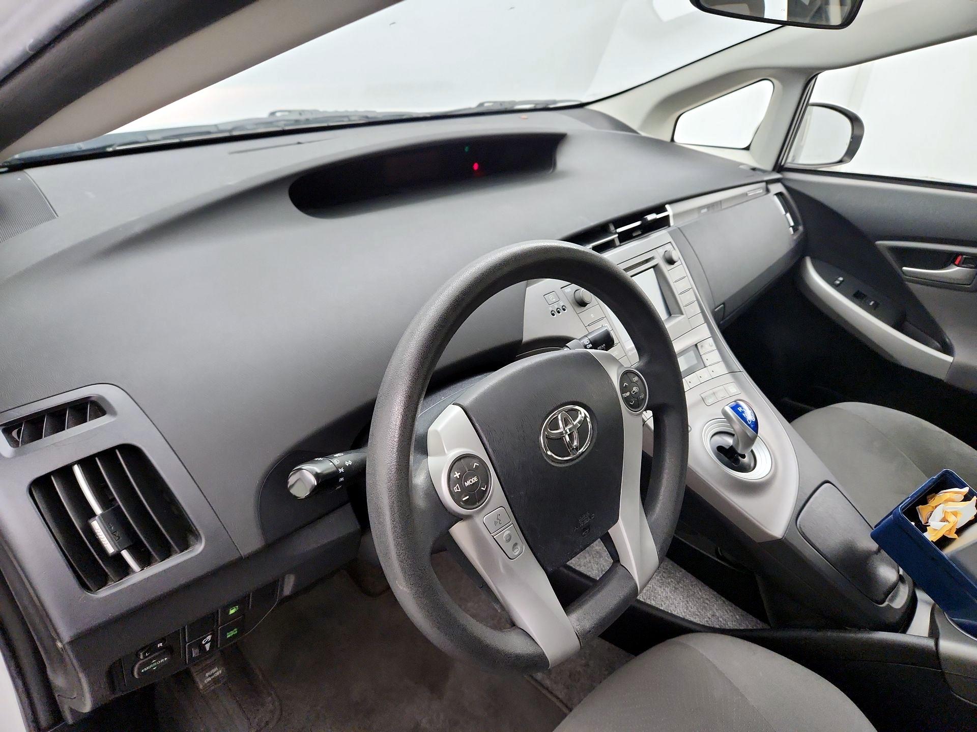 Thumbnail: 2013 Toyota Prius - 9