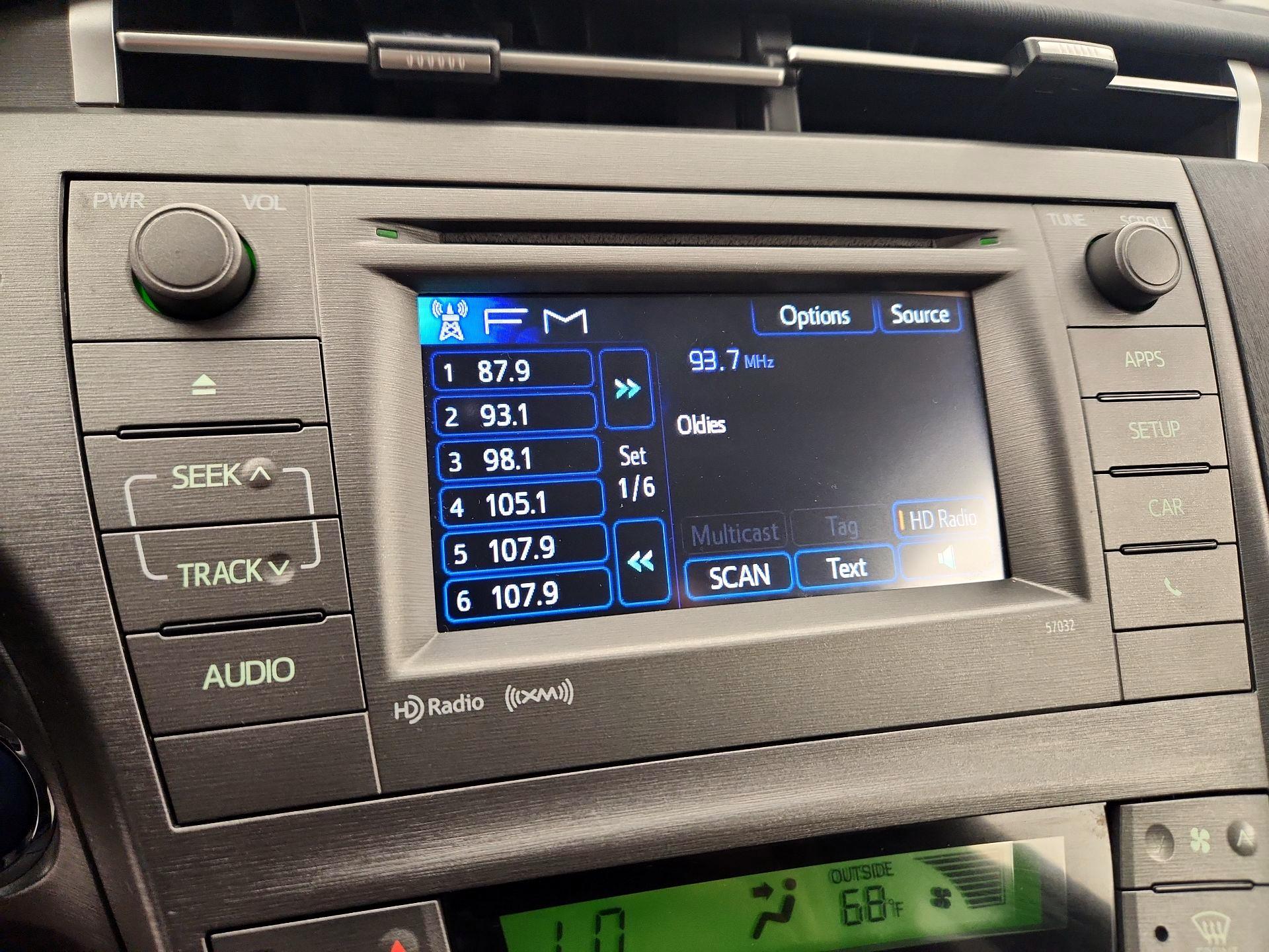 Thumbnail: 2013 Toyota Prius - 15