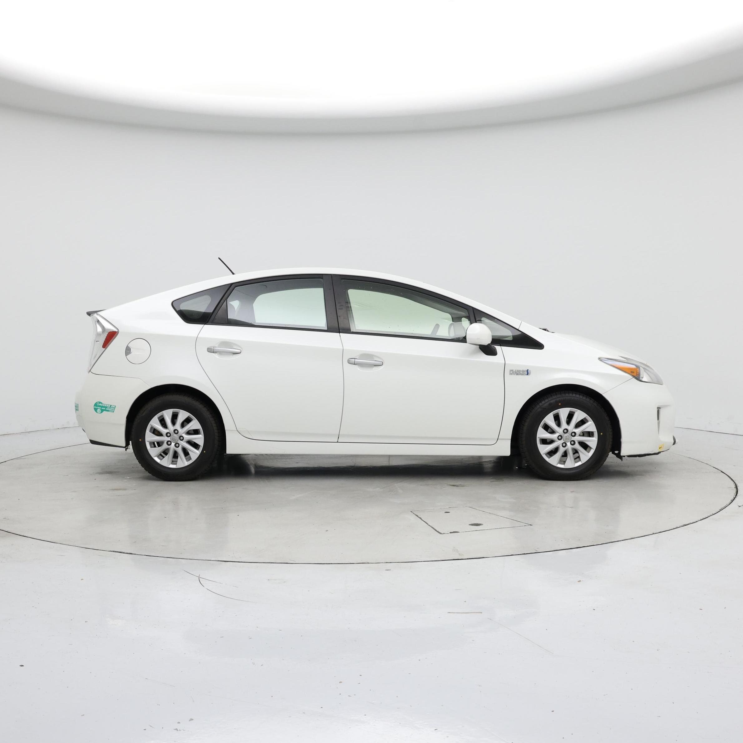 Thumbnail: 2013 Toyota Prius - 7