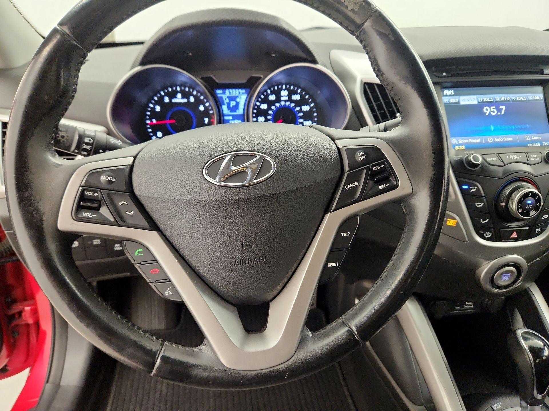 Thumbnail: 2013 Hyundai Veloster - 10