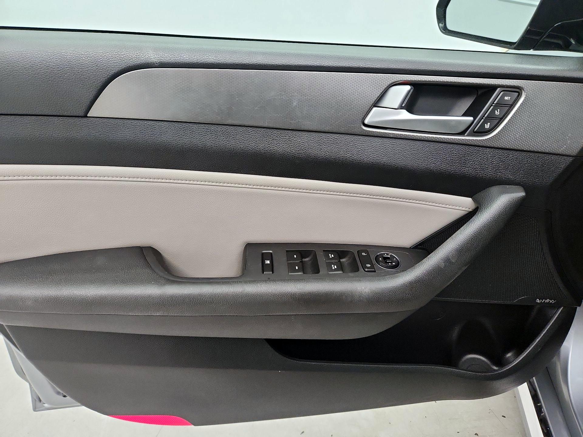 Thumbnail: 2015 Hyundai Sonata - 12