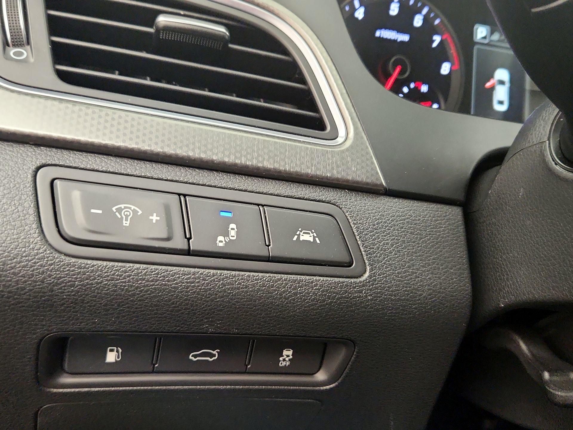 Thumbnail: 2015 Hyundai Sonata - 13