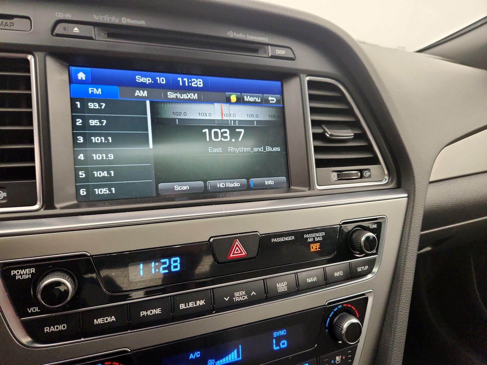 Thumbnail: 2015 Hyundai Sonata - 16