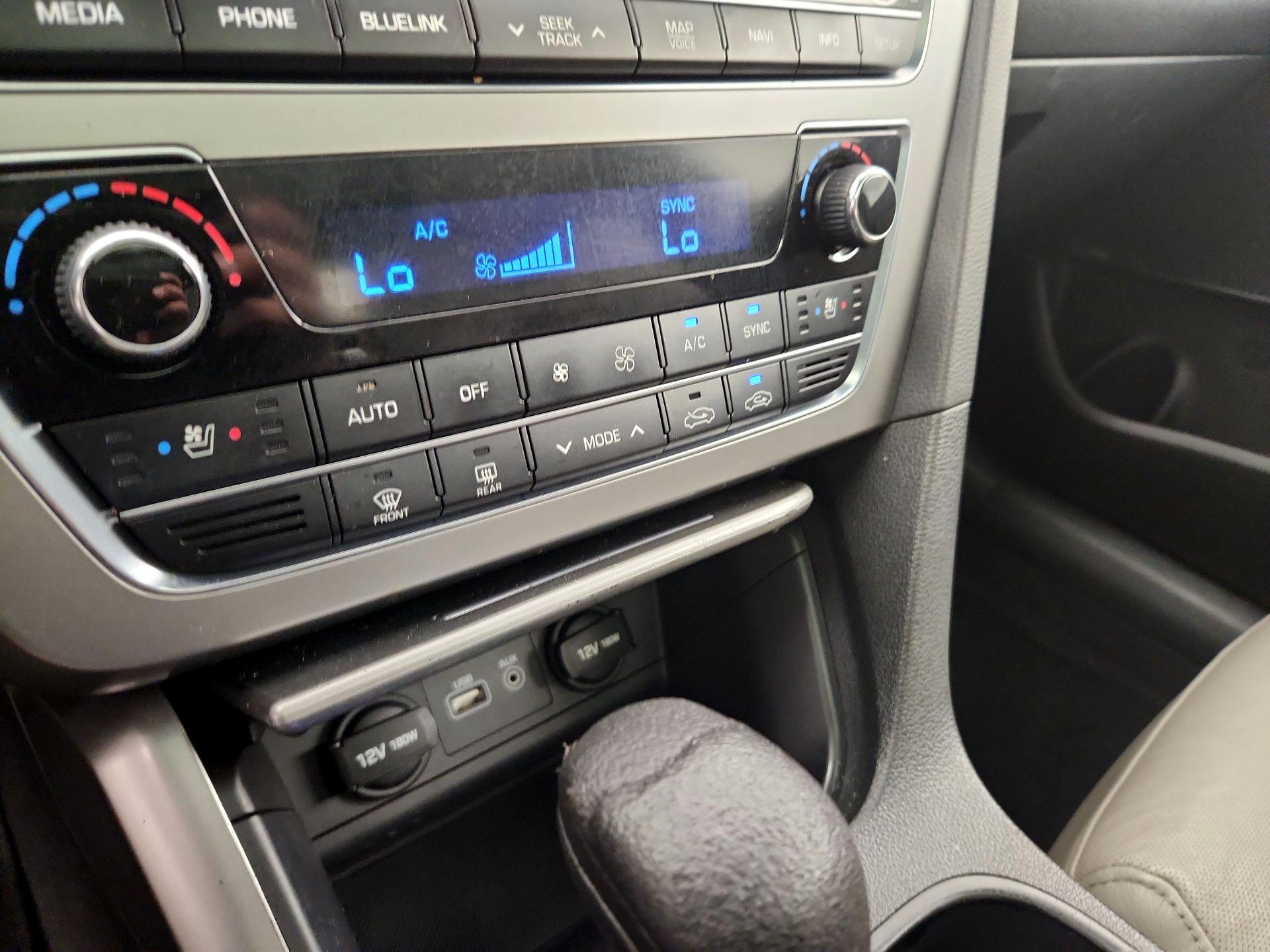 Thumbnail: 2015 Hyundai Sonata - 17