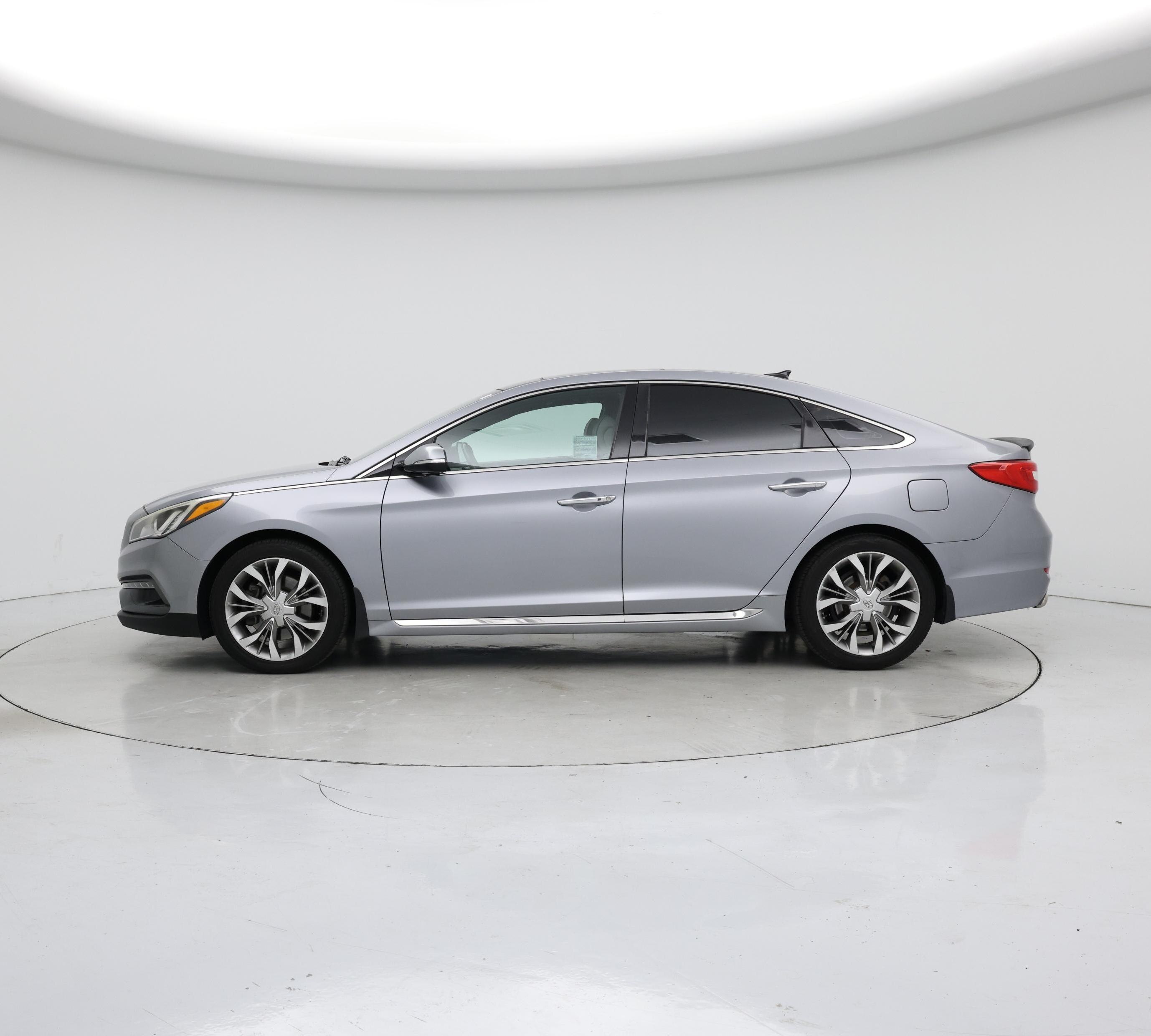 Thumbnail: 2015 Hyundai Sonata - 3