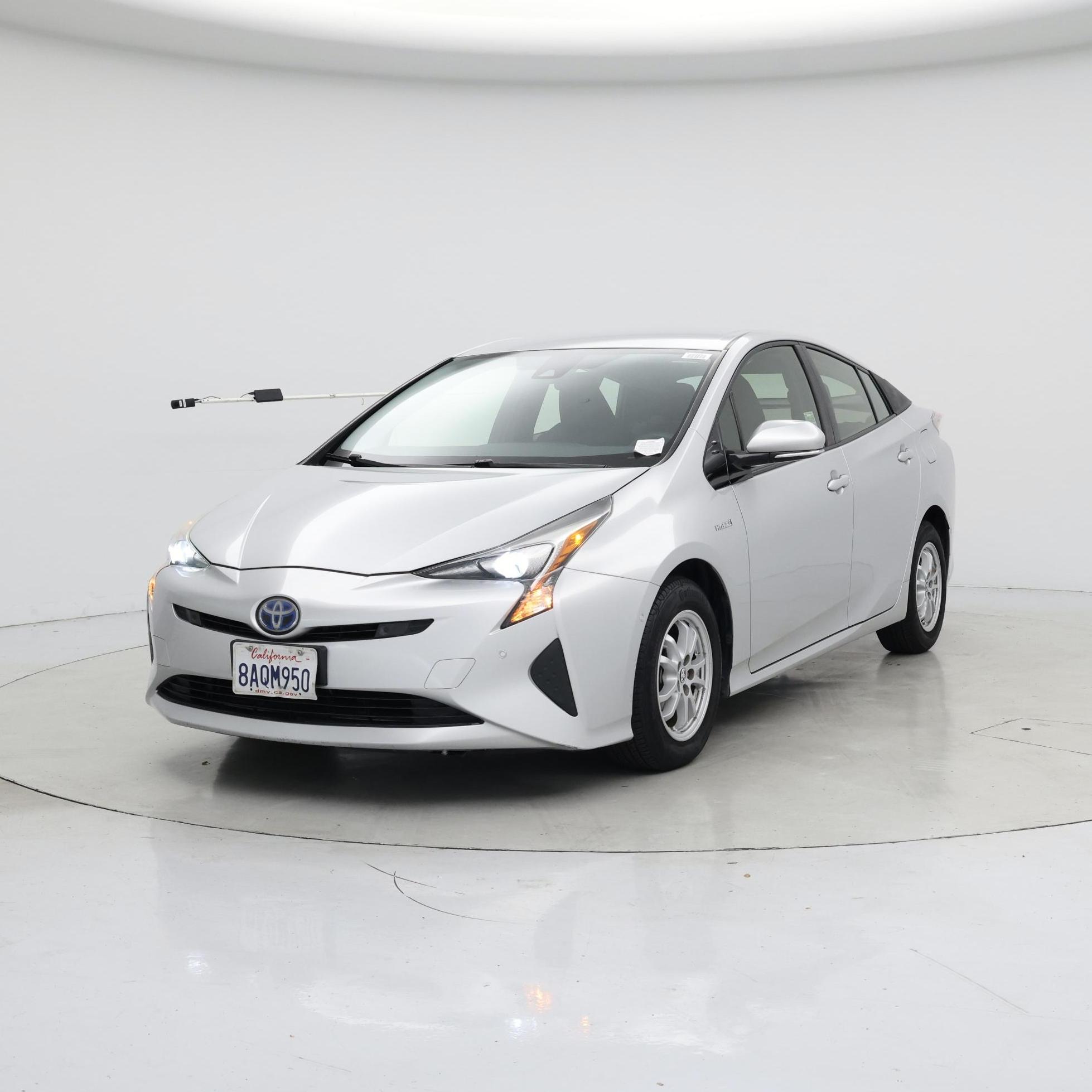 Thumbnail: 2017 Toyota Prius - 4