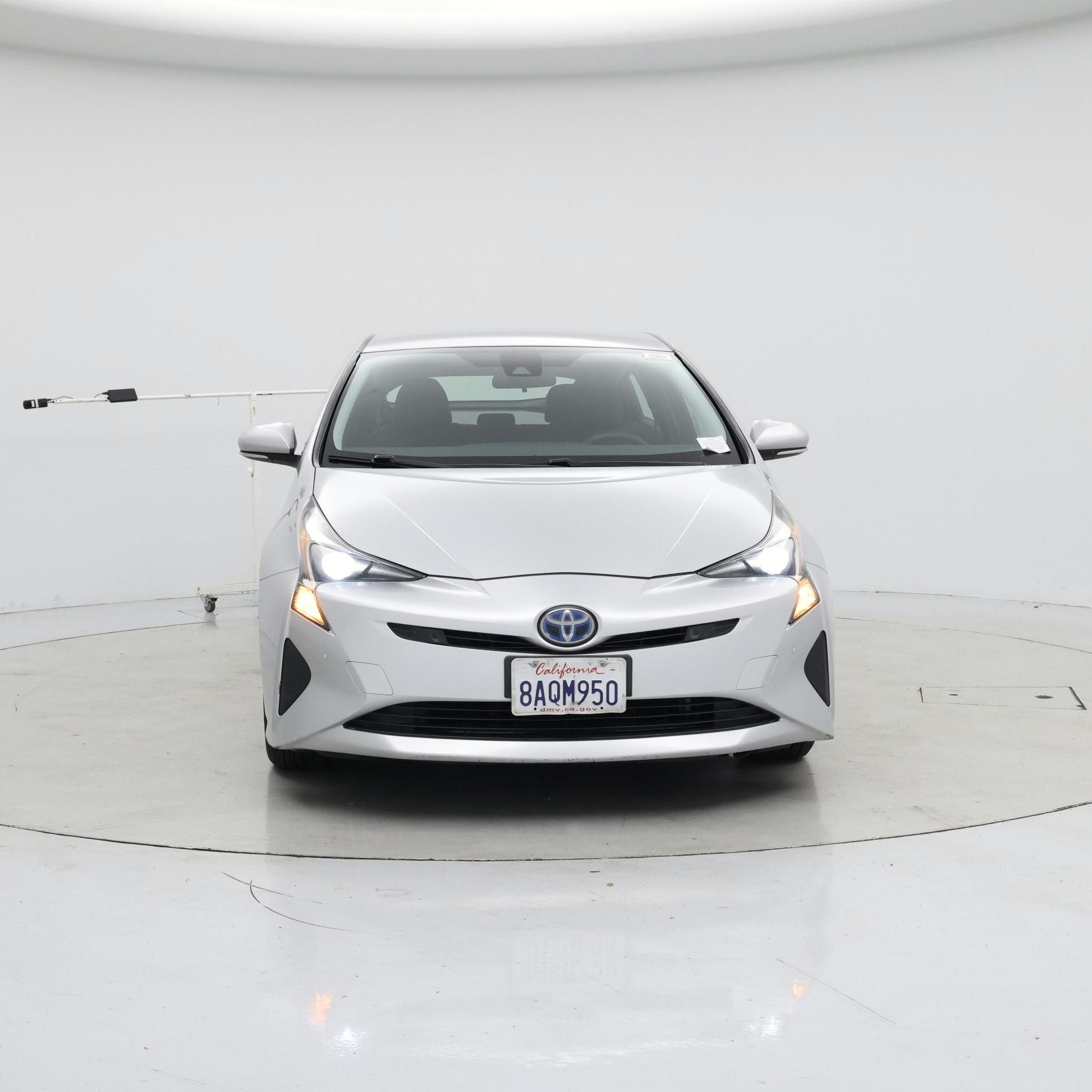 Thumbnail: 2017 Toyota Prius - 5