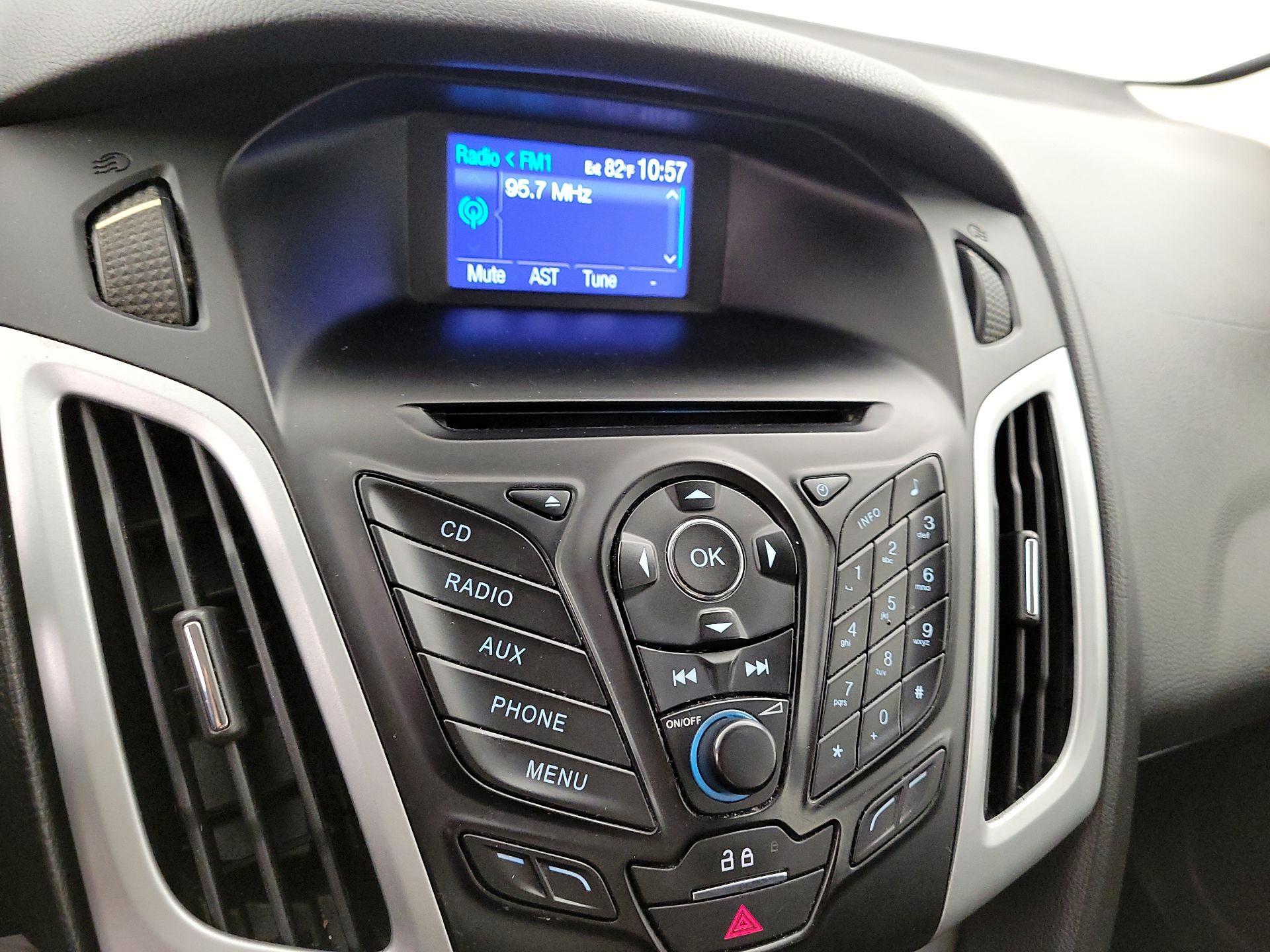 Thumbnail: 2013 Ford Focus - 14