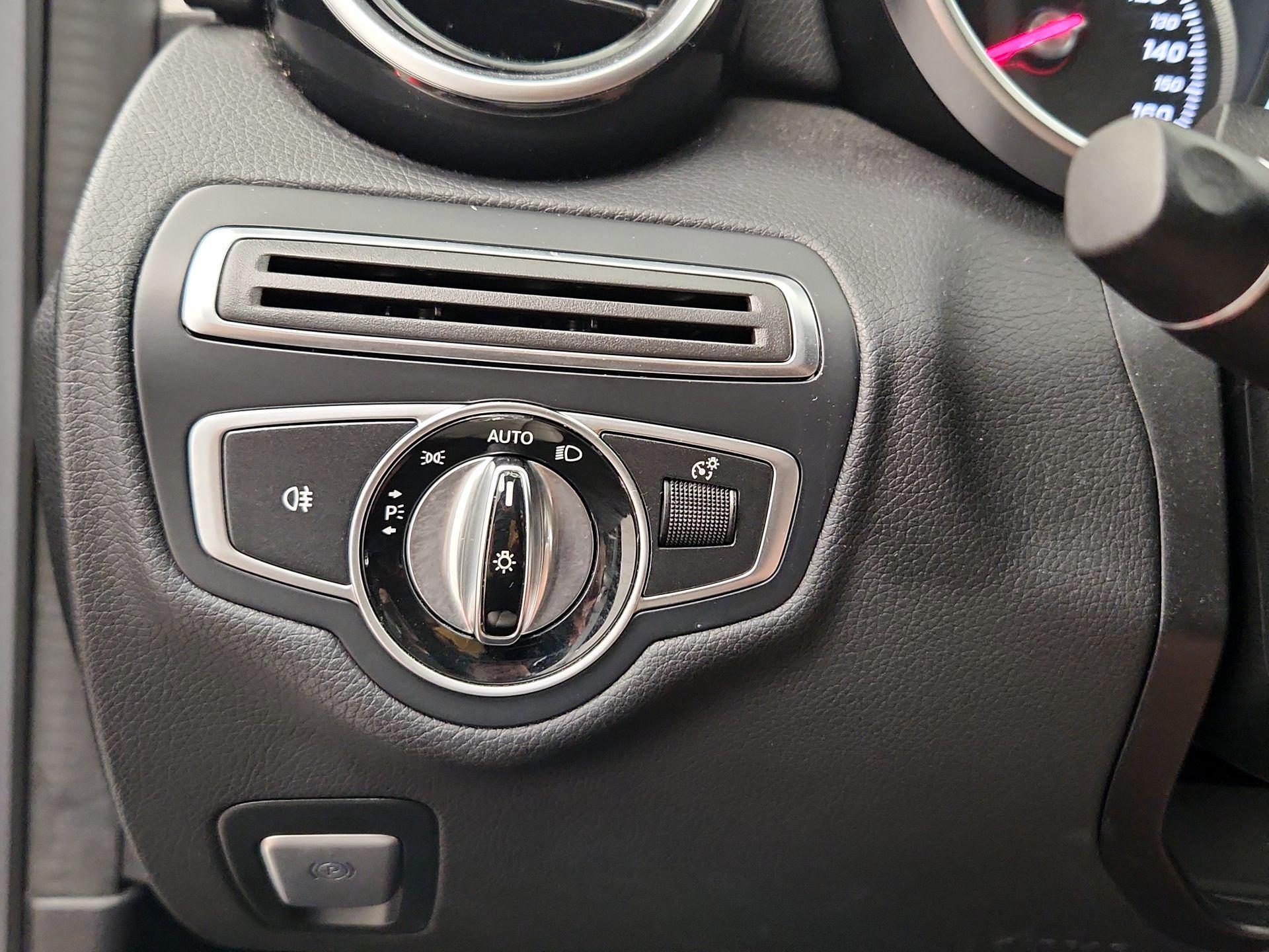 Thumbnail: 2016 Mercedes-Benz C-Class - 13