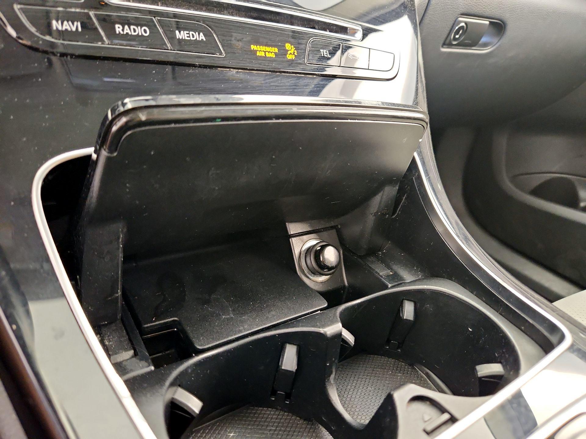 Thumbnail: 2016 Mercedes-Benz C-Class - 18