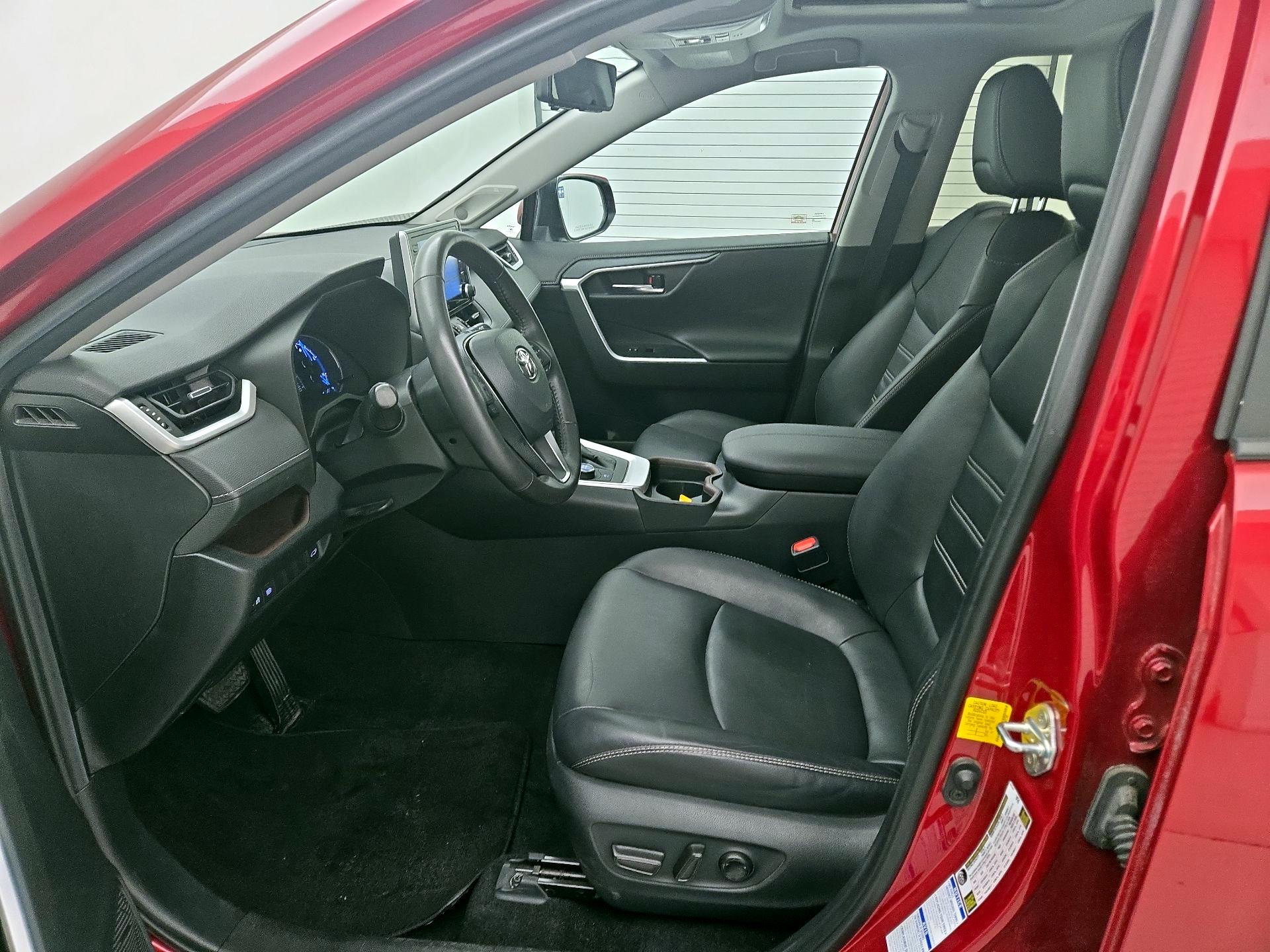 Thumbnail: 2019 Toyota RAV4 - 11