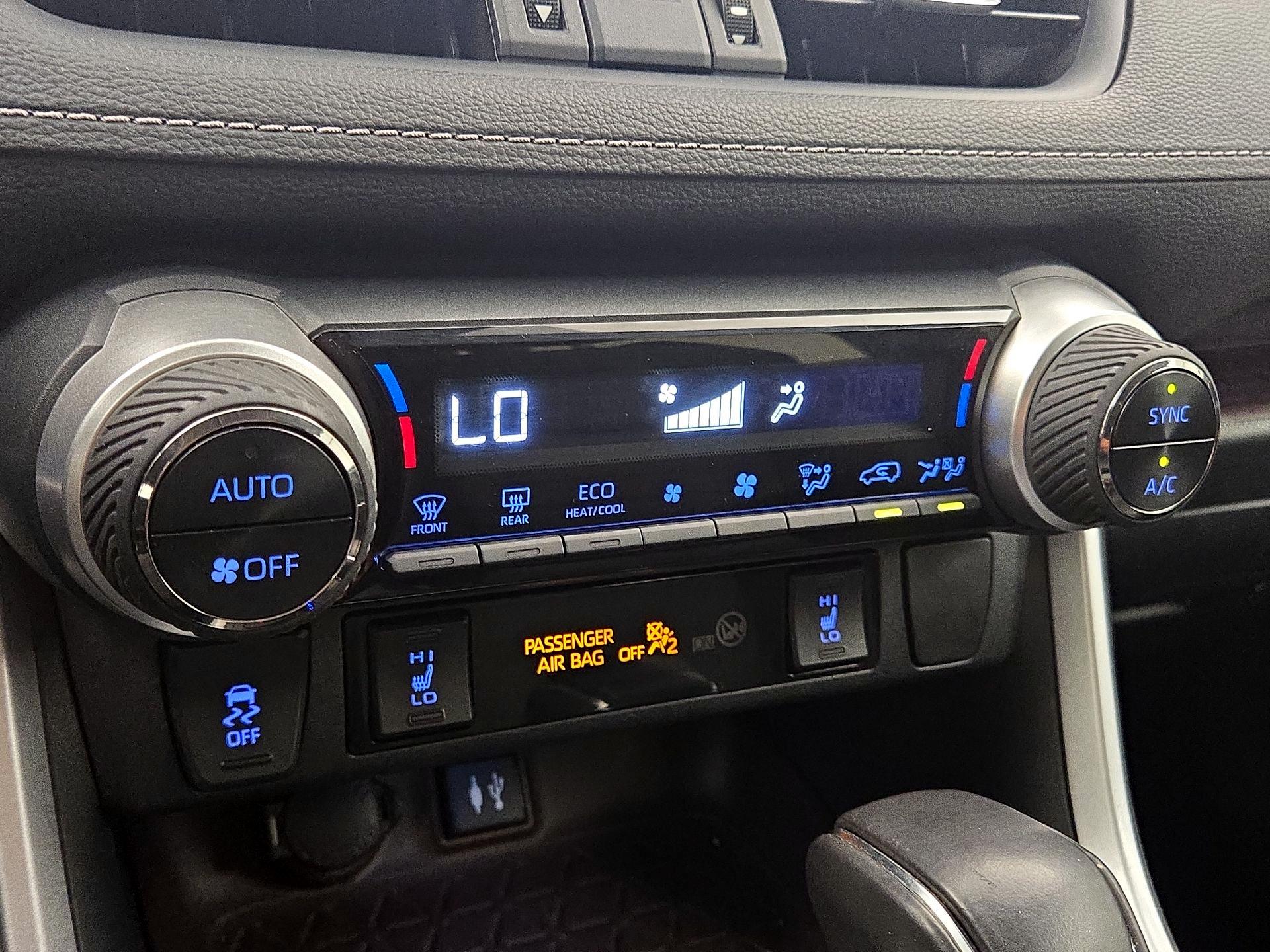 Thumbnail: 2019 Toyota RAV4 - 17