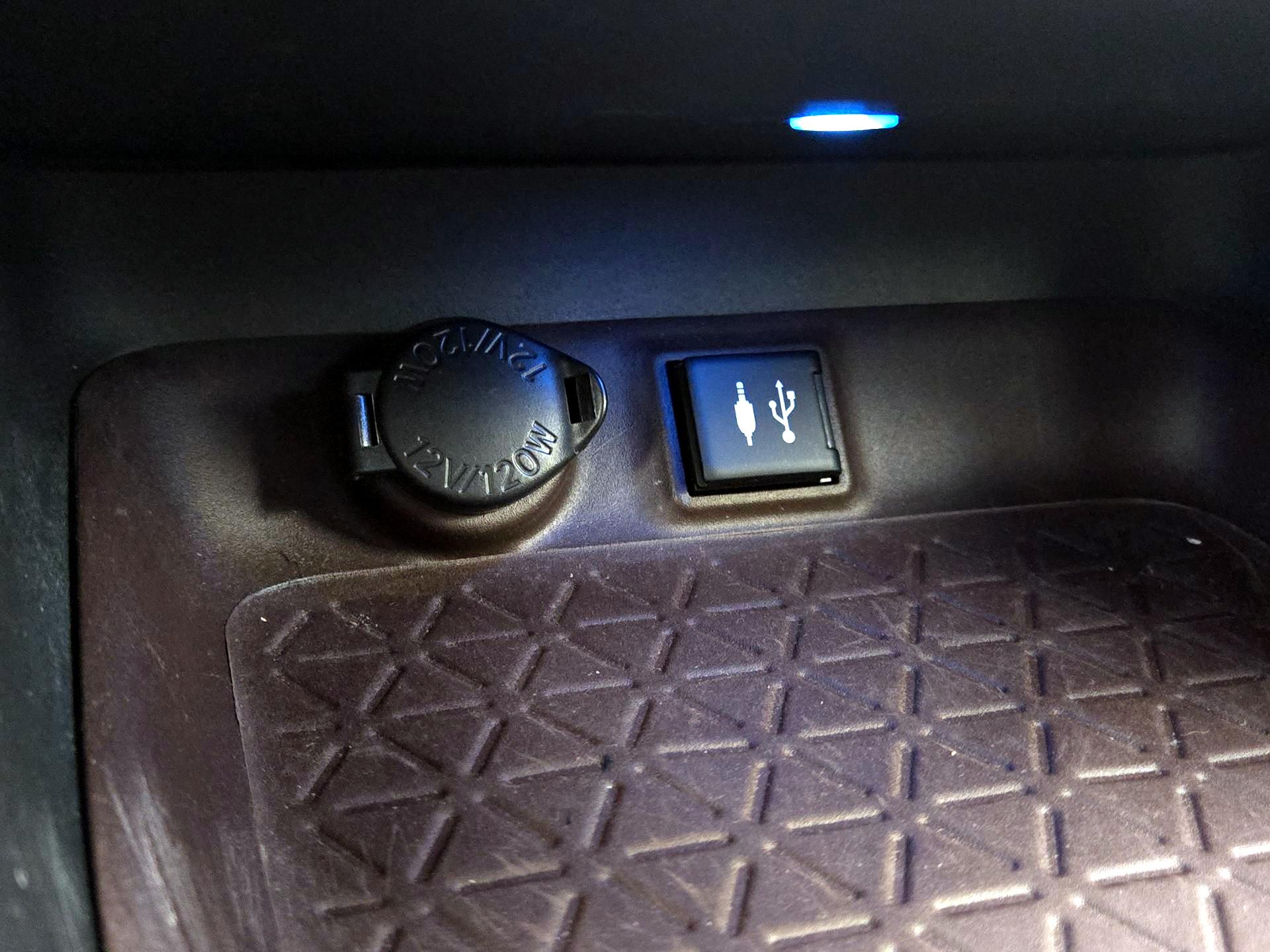 Thumbnail: 2019 Toyota RAV4 - 19