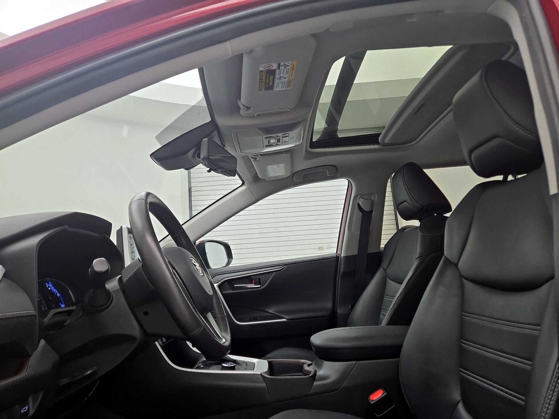 Thumbnail: 2019 Toyota RAV4 - 20