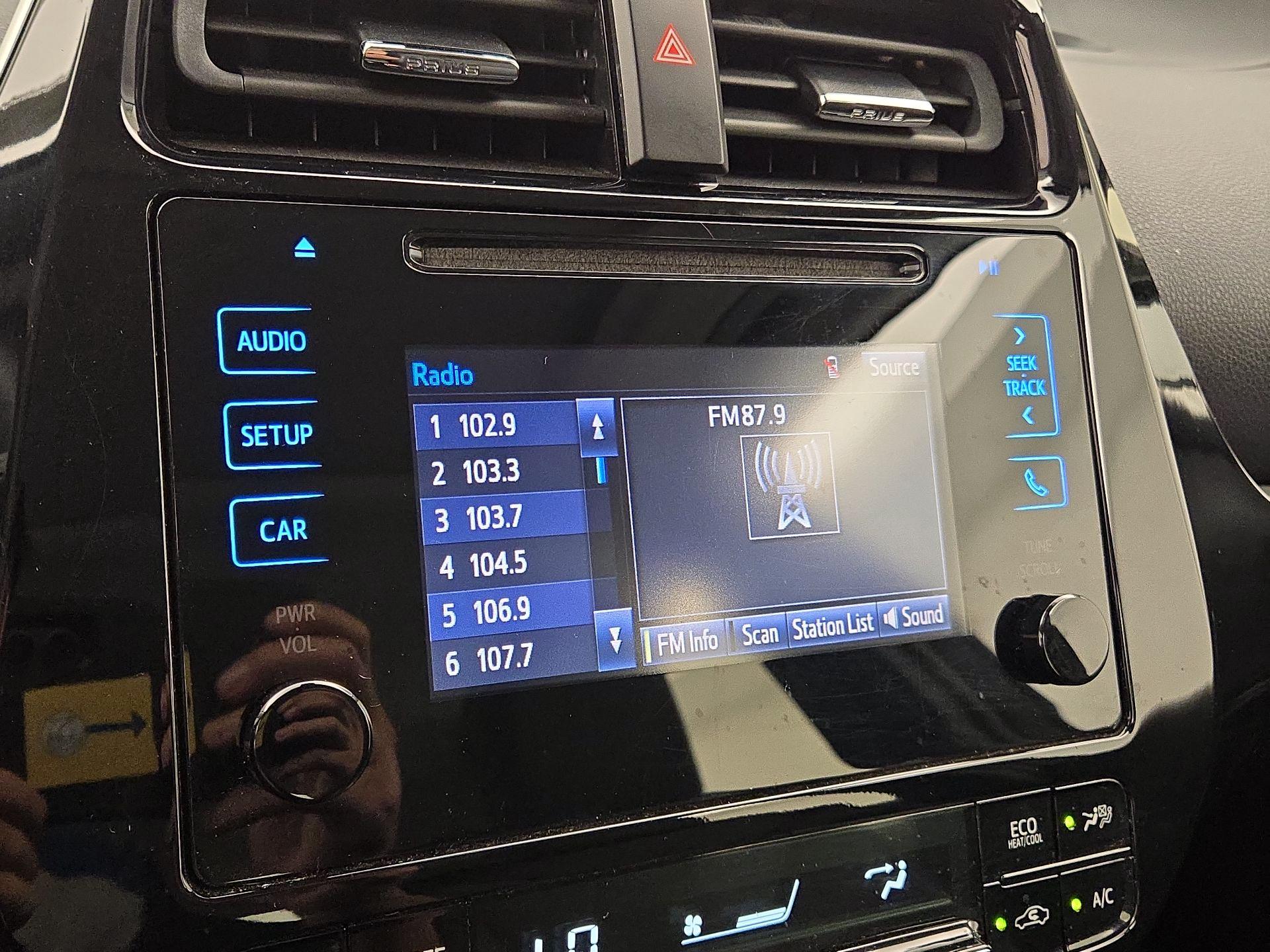 Thumbnail: 2019 Toyota Prius - 15