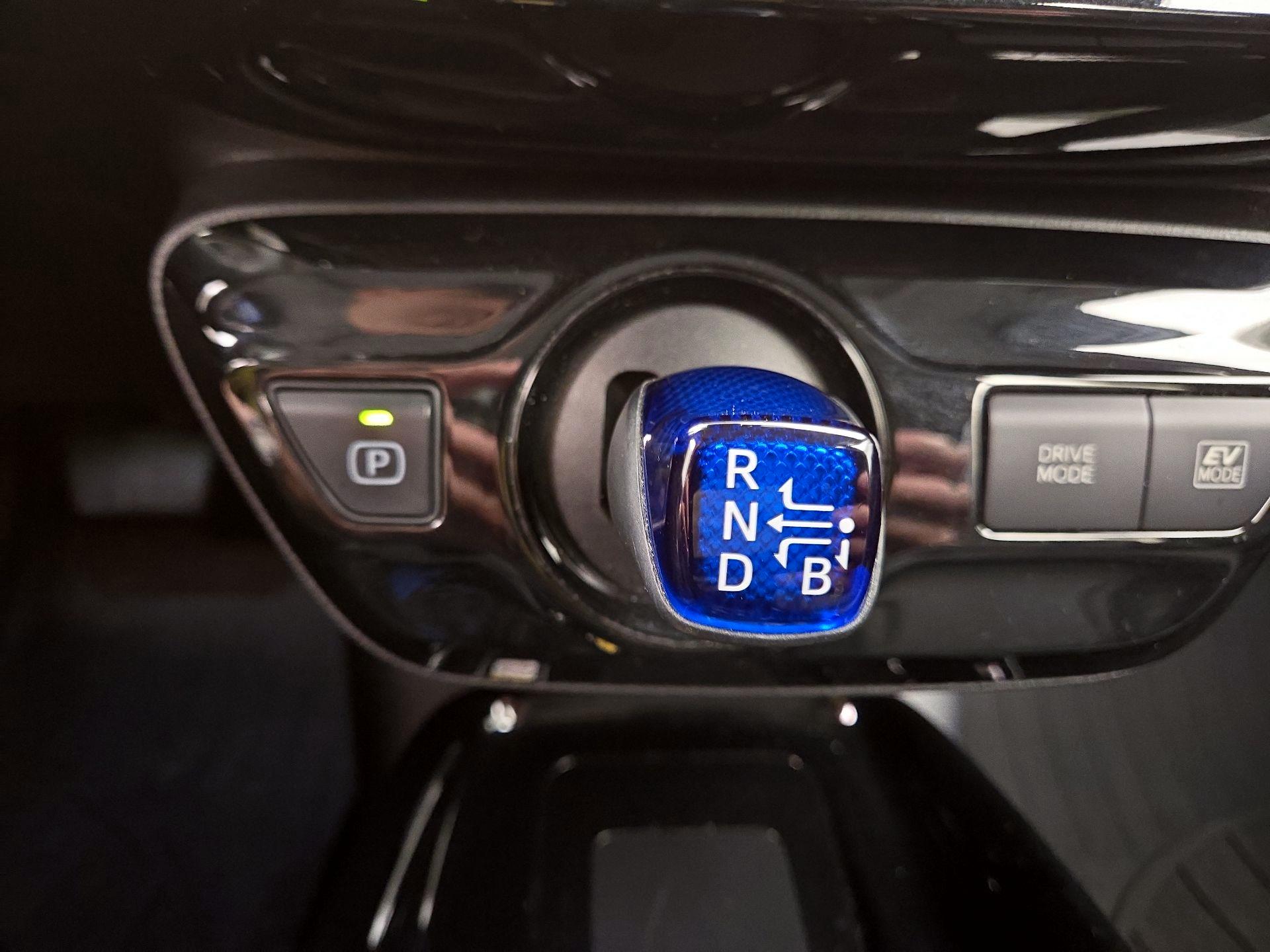 Thumbnail: 2019 Toyota Prius - 17