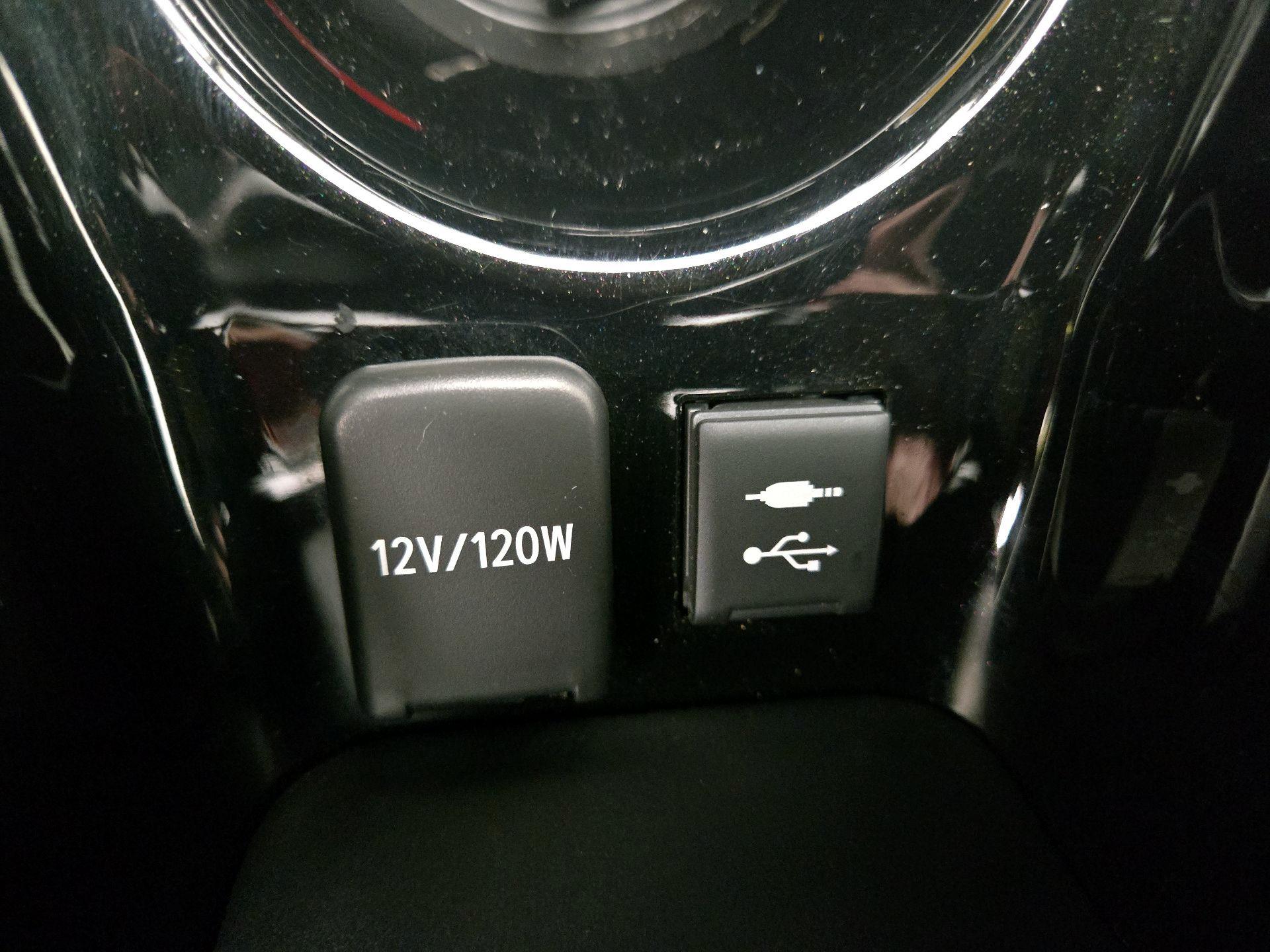 Thumbnail: 2019 Toyota Prius - 18