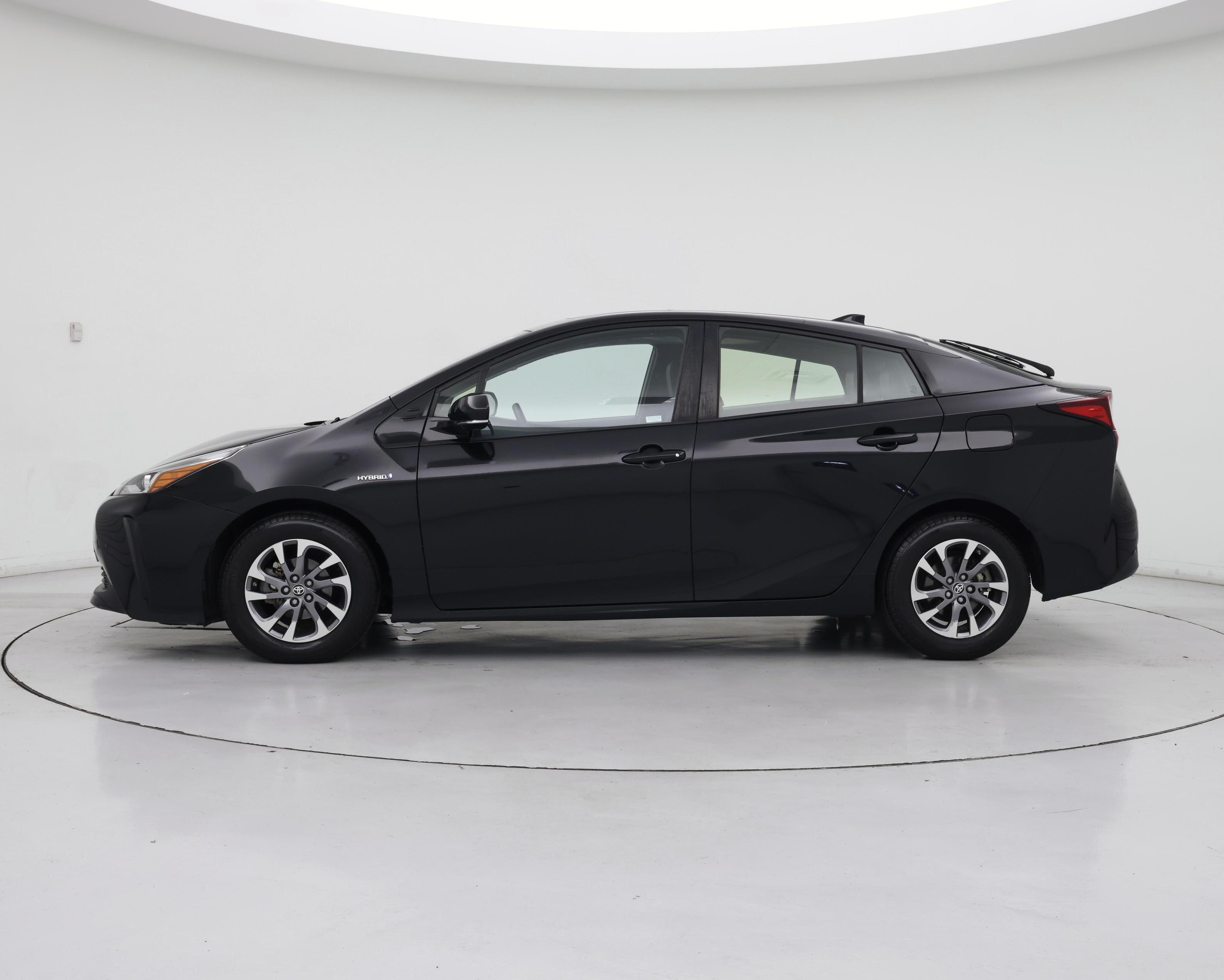 Thumbnail: 2019 Toyota Prius - 3