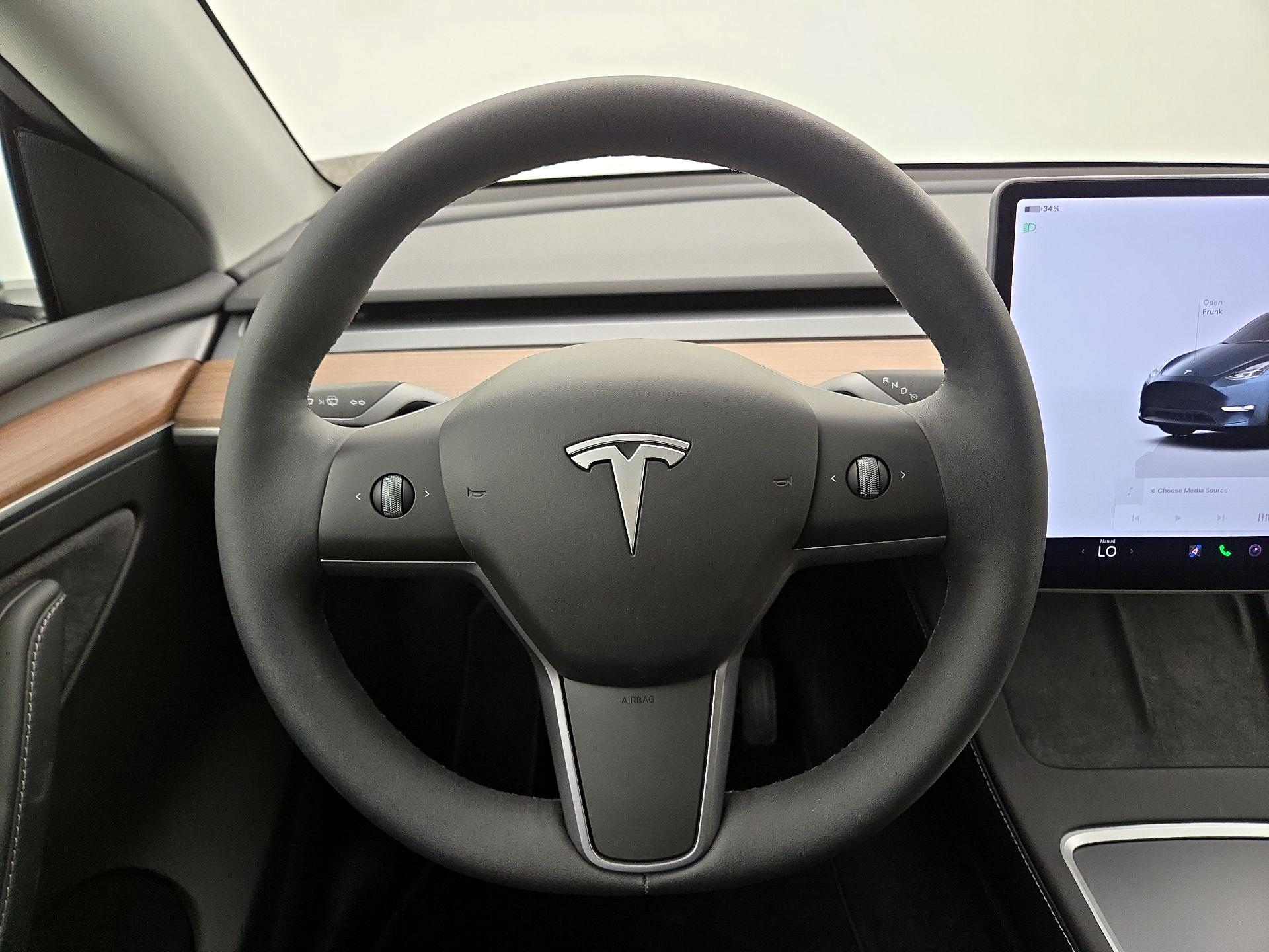 Thumbnail: 2025 Tesla Model Y - 10