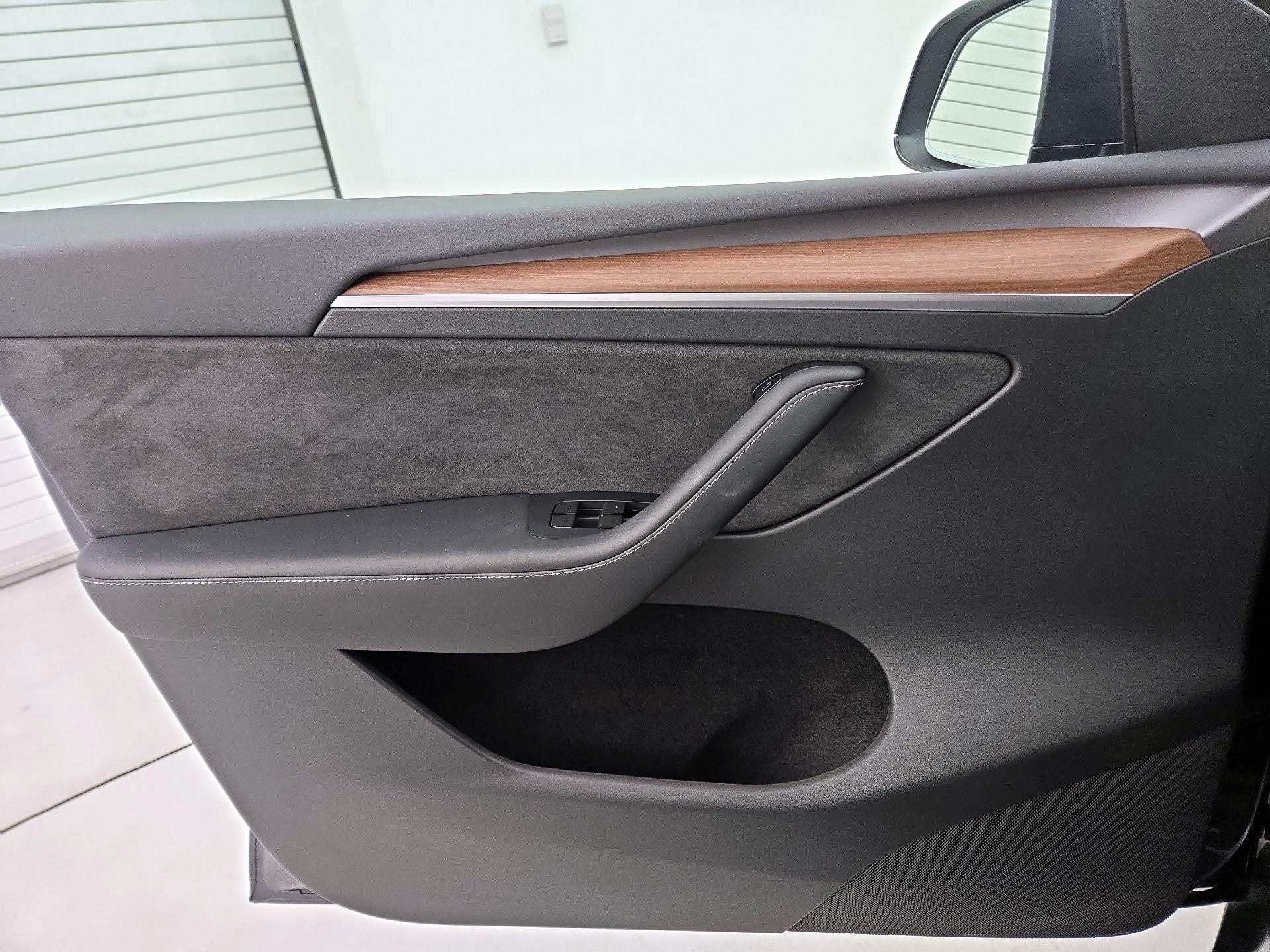 Thumbnail: 2025 Tesla Model Y - 12
