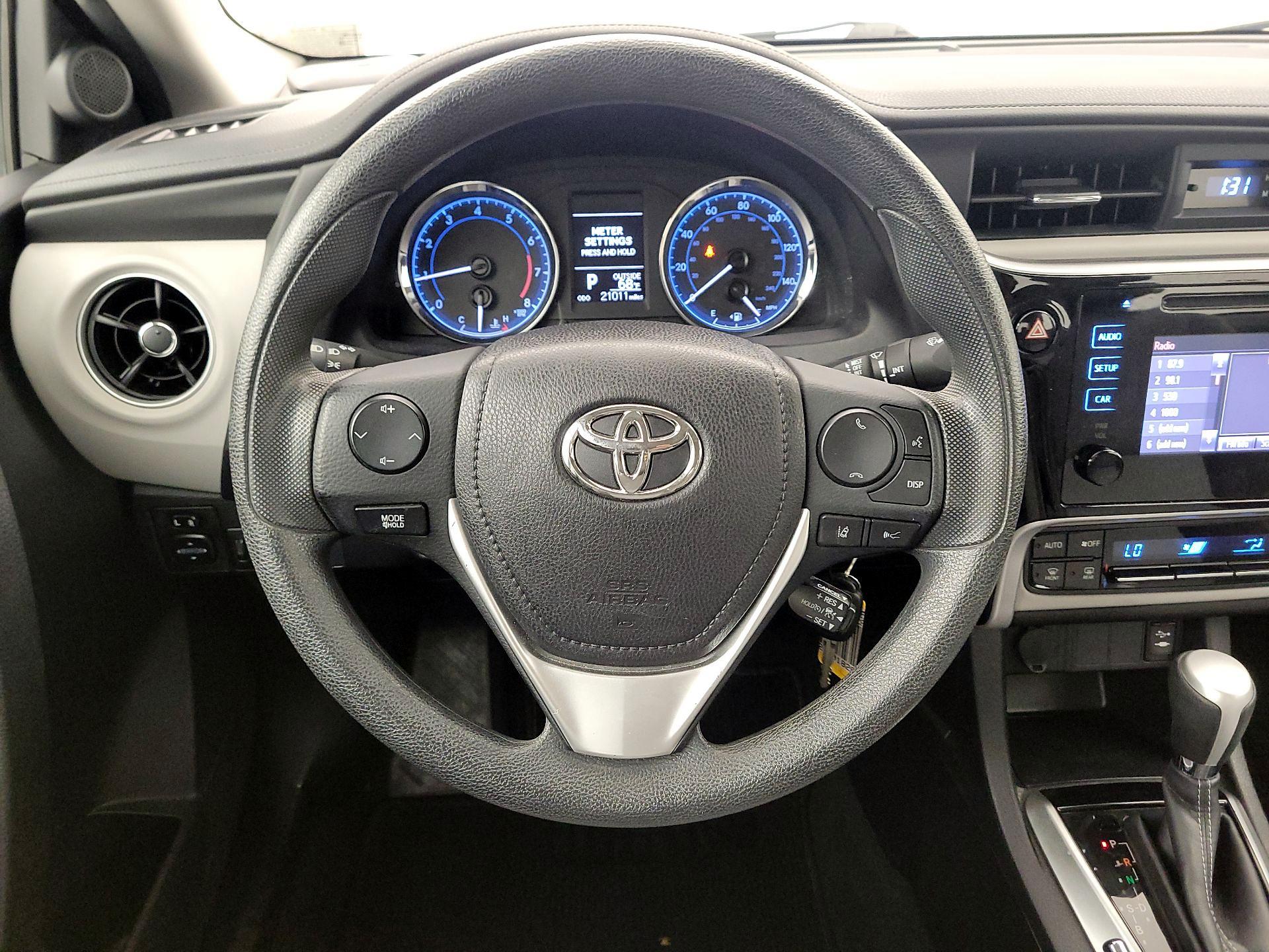 Thumbnail: 2017 Toyota Corolla - 10