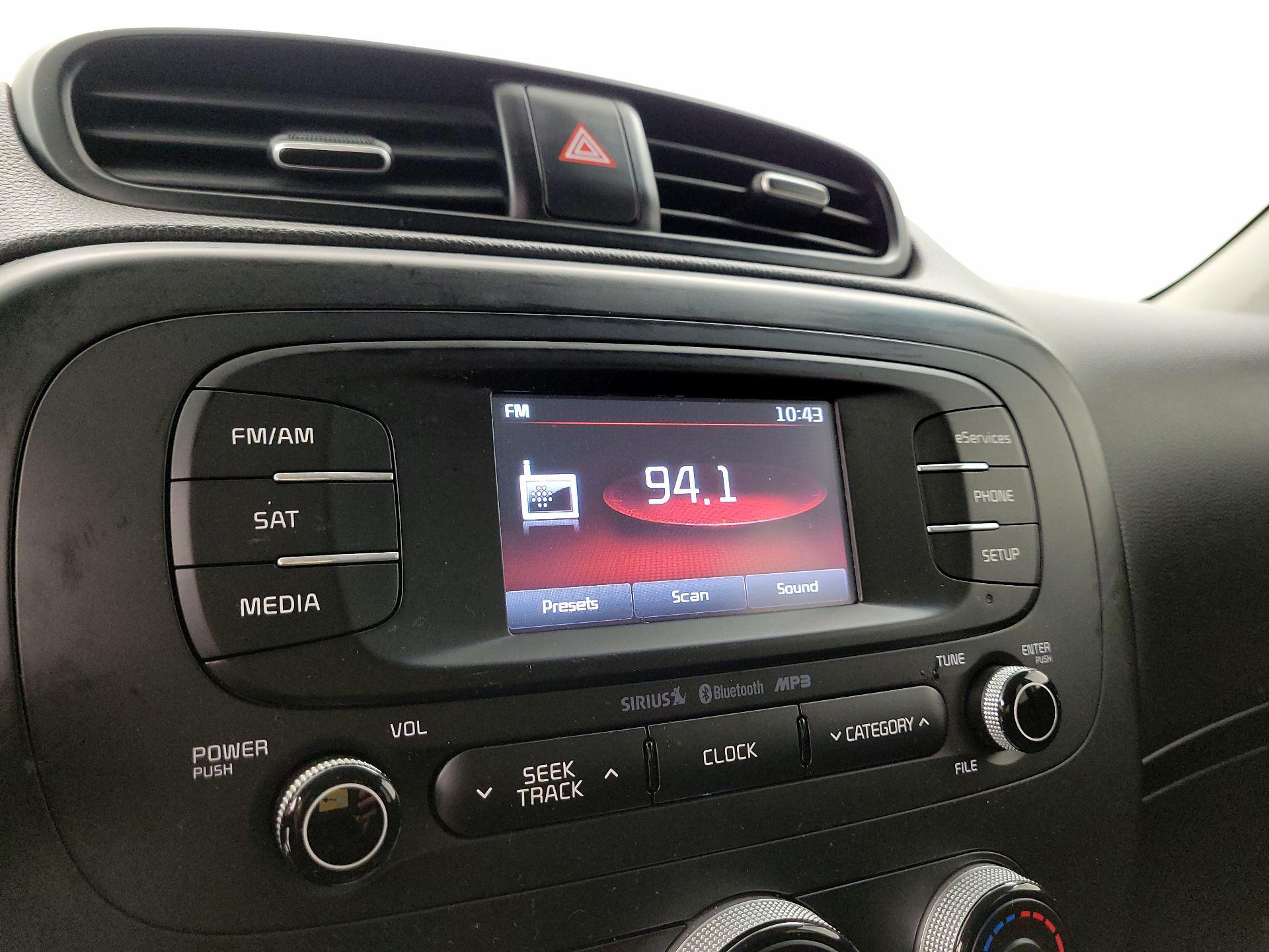 Thumbnail: 2015 Kia Soul - 15