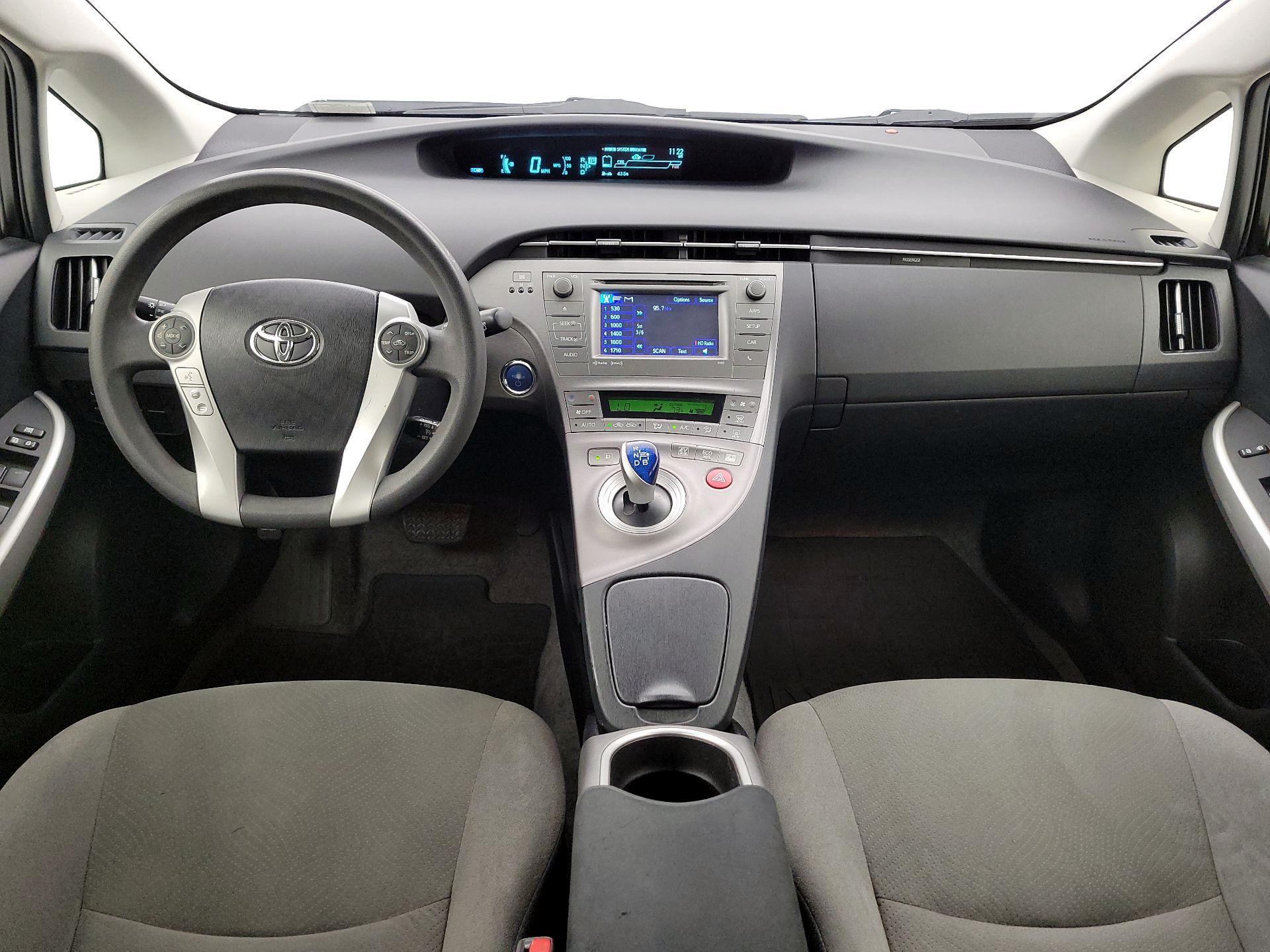 Thumbnail: 2015 Toyota Prius - 9