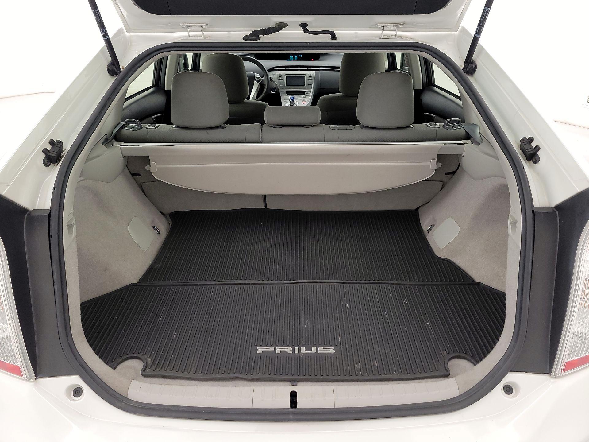 Thumbnail: 2015 Toyota Prius - 20