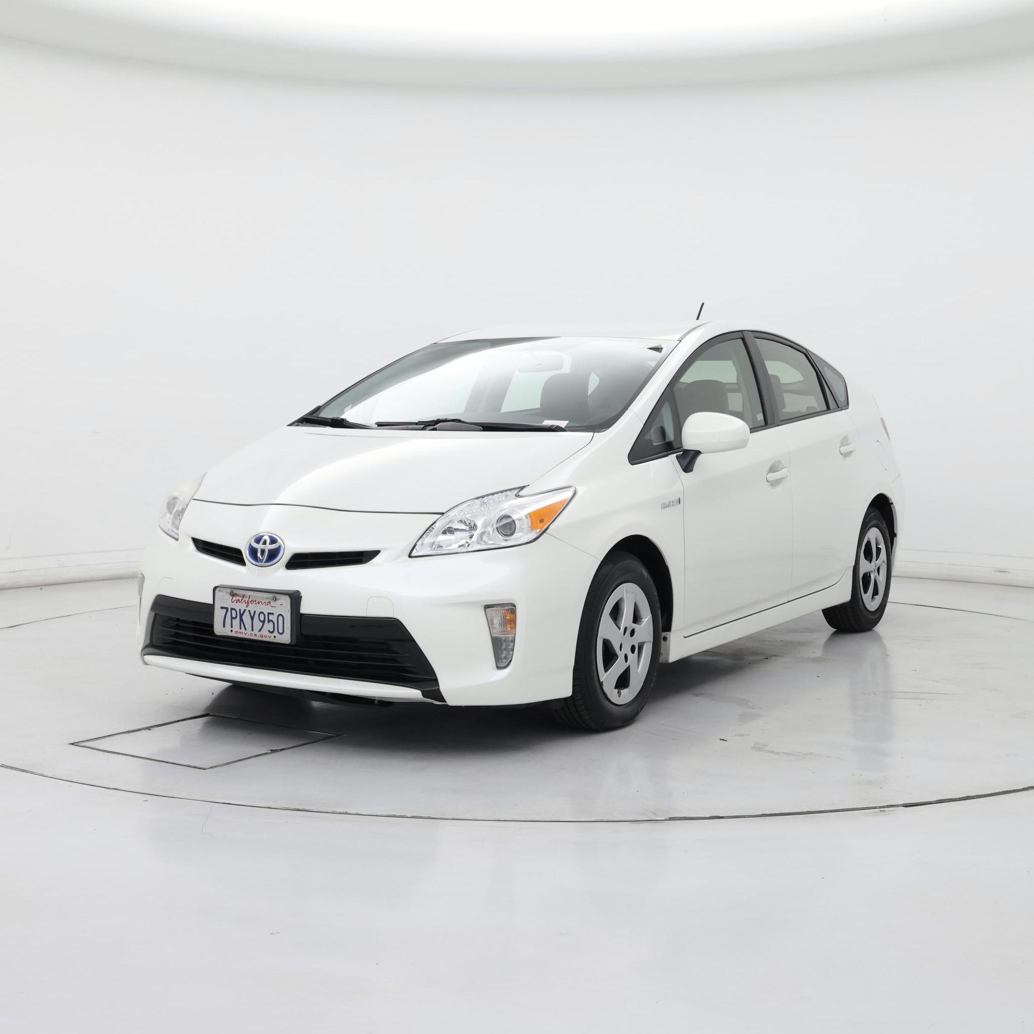 Thumbnail: 2015 Toyota Prius - 4
