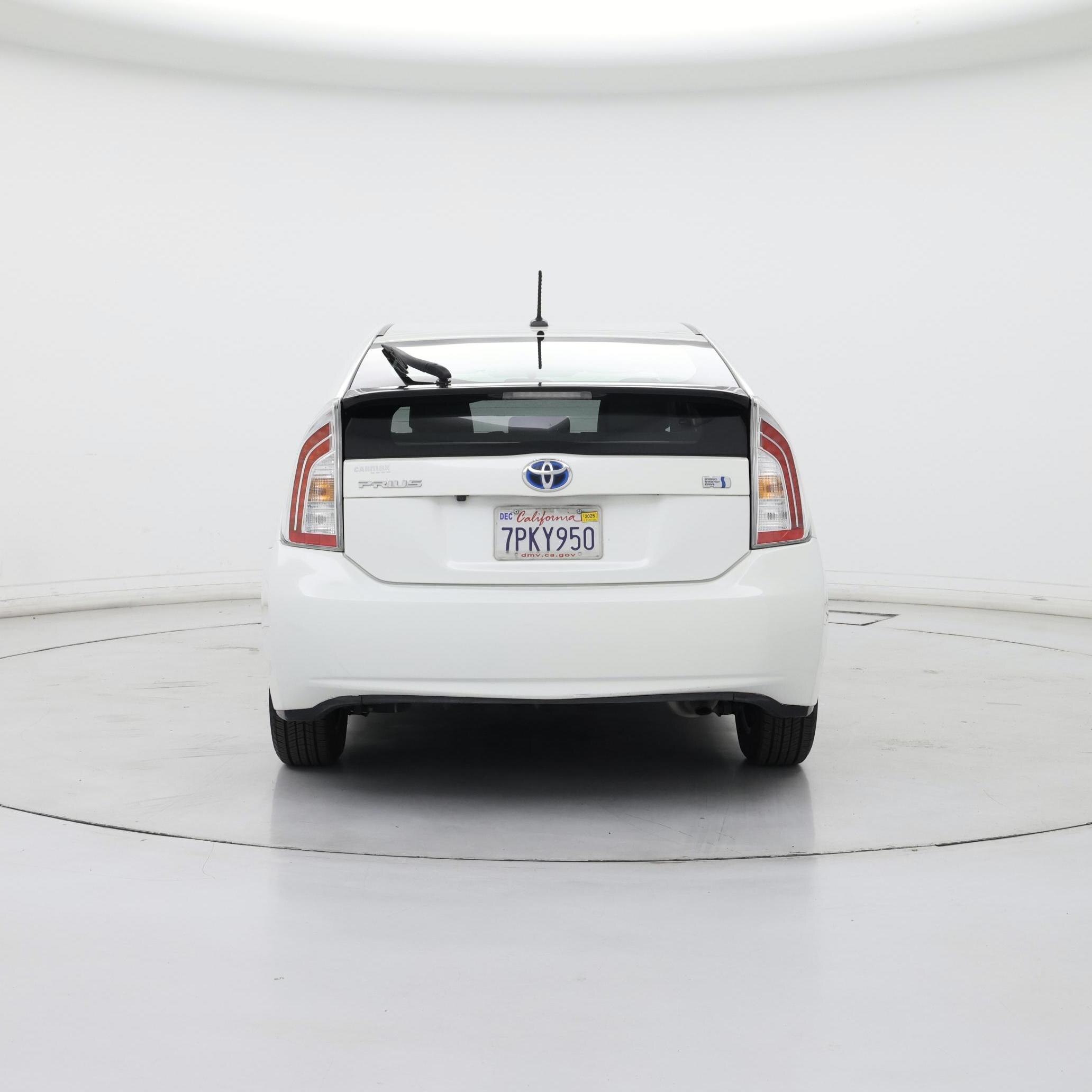 Thumbnail: 2015 Toyota Prius - 6