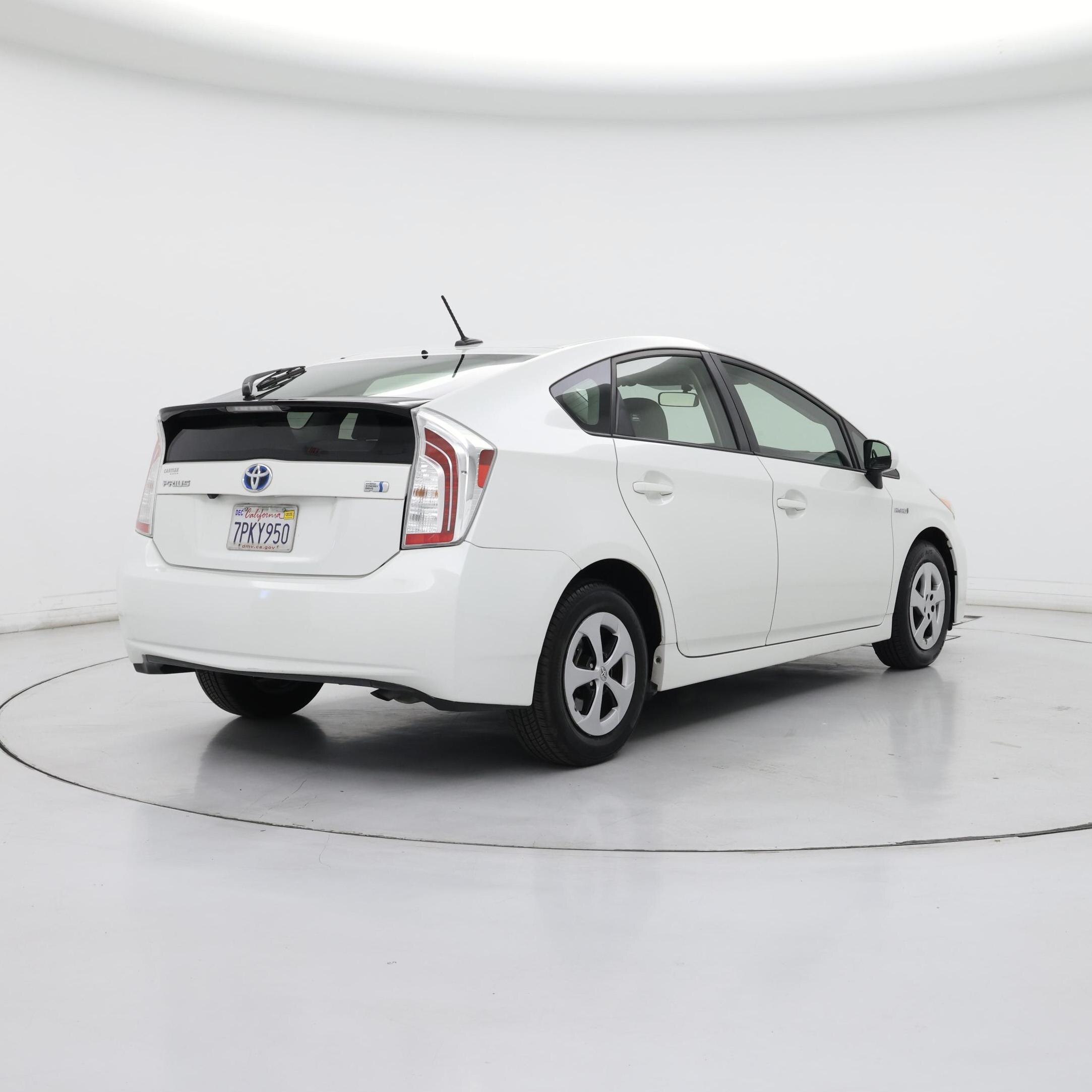 Thumbnail: 2015 Toyota Prius - 8