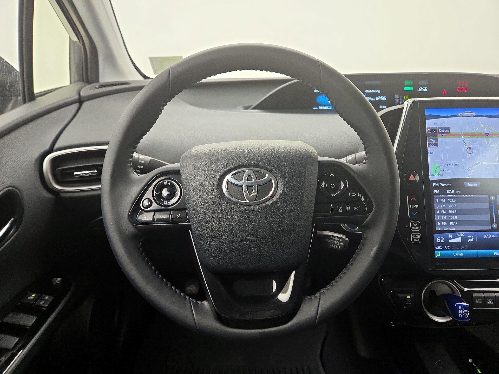 Thumbnail: 2022 Toyota Prius Prime - 10