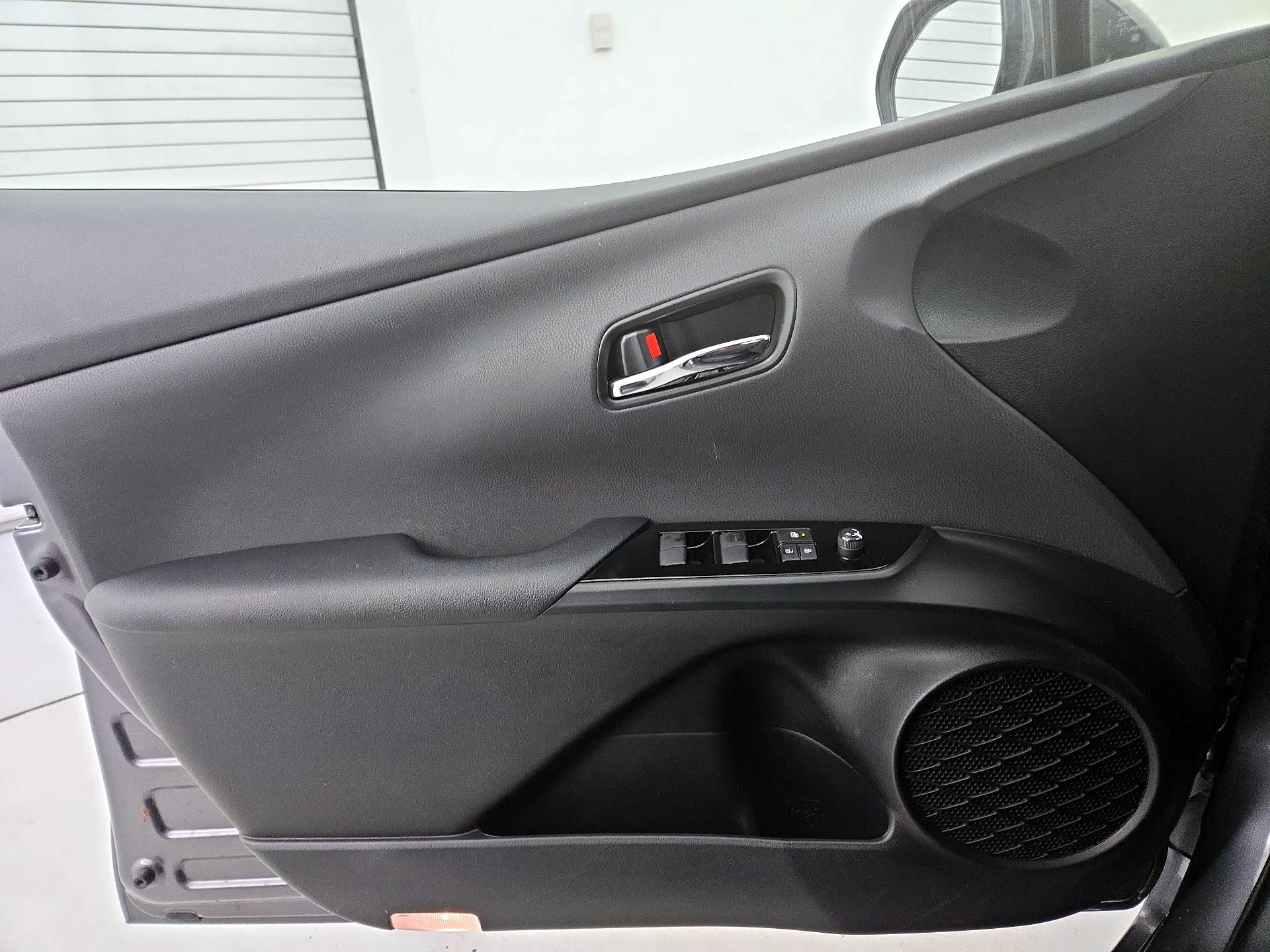 Thumbnail: 2022 Toyota Prius Prime - 12