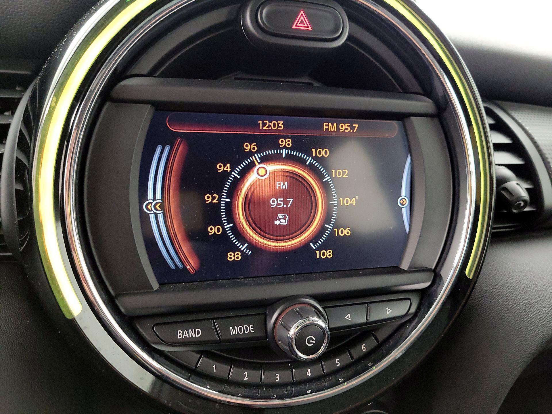 Thumbnail: 2016 MINI Cooper Hardtop - 15