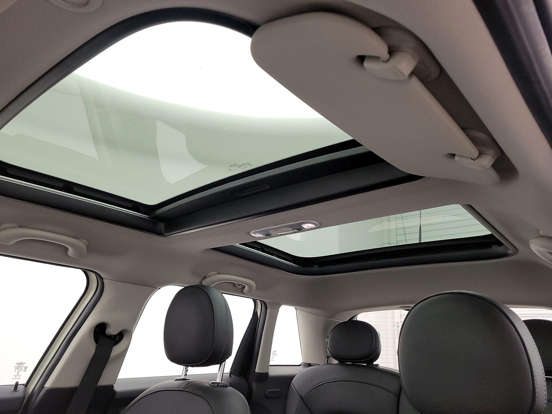 Thumbnail: 2016 MINI Cooper Hardtop - 19