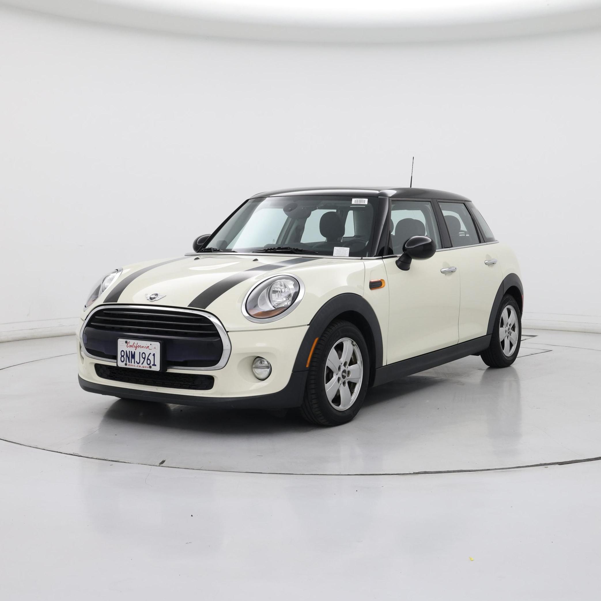 Thumbnail: 2016 MINI Cooper Hardtop - 4