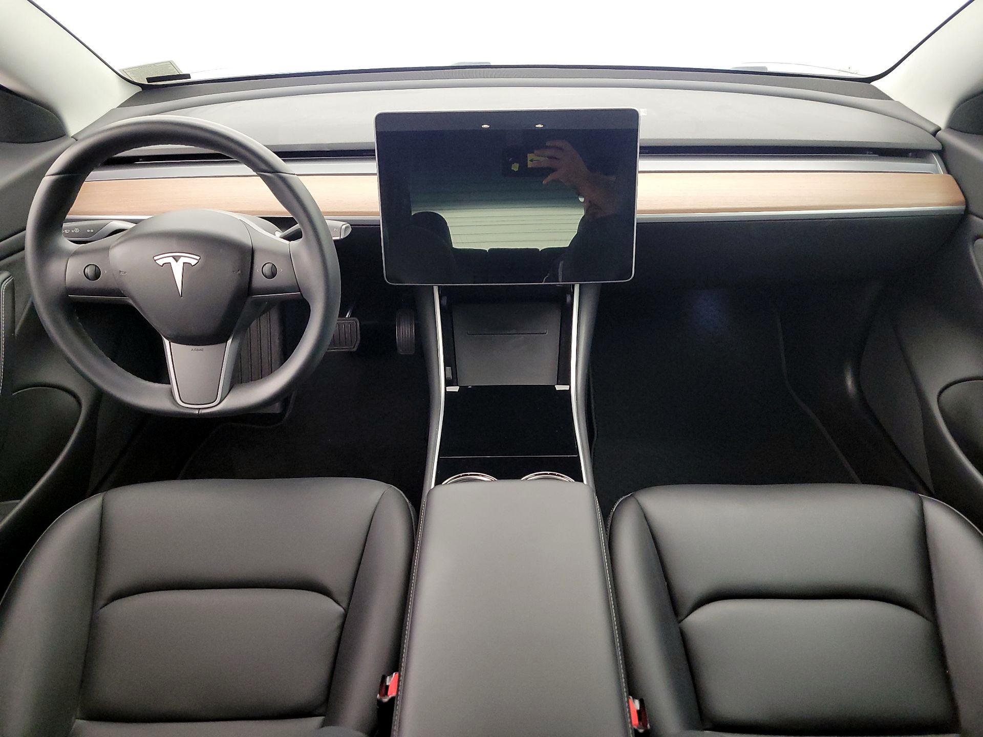 Thumbnail: 2018 Tesla Model 3 - 9