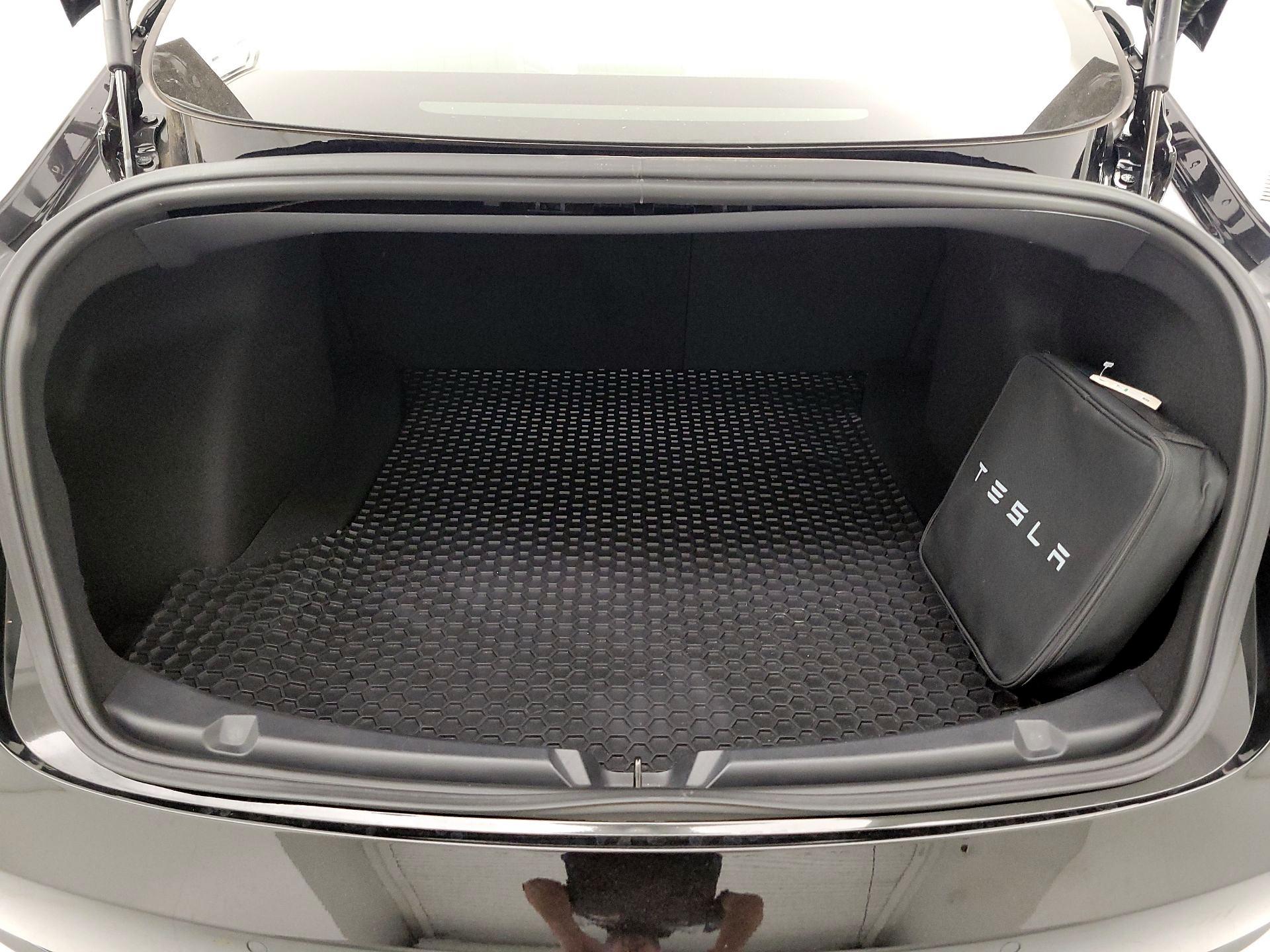 Thumbnail: 2018 Tesla Model 3 - 20