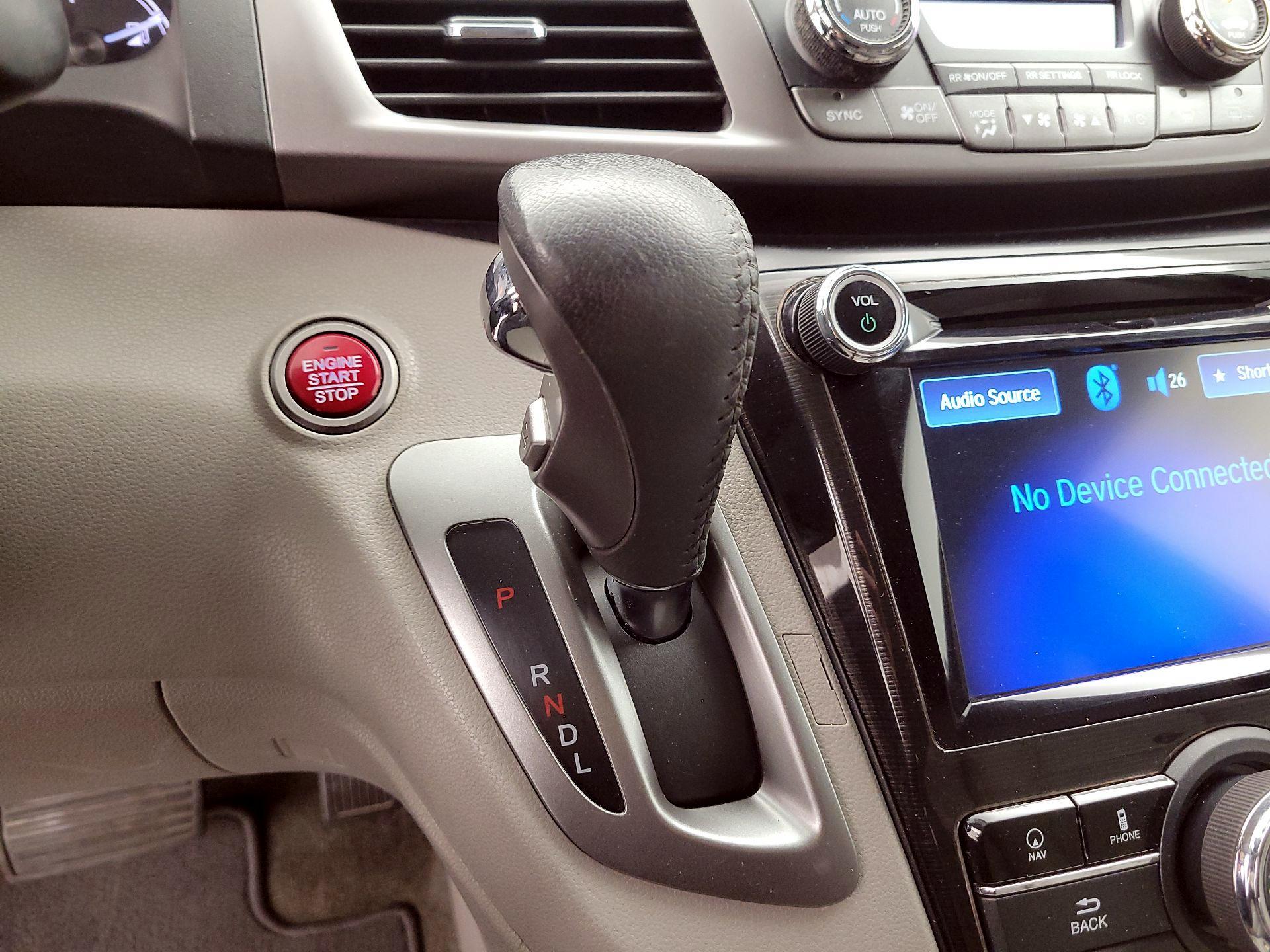 Thumbnail: 2015 Honda Odyssey - 17