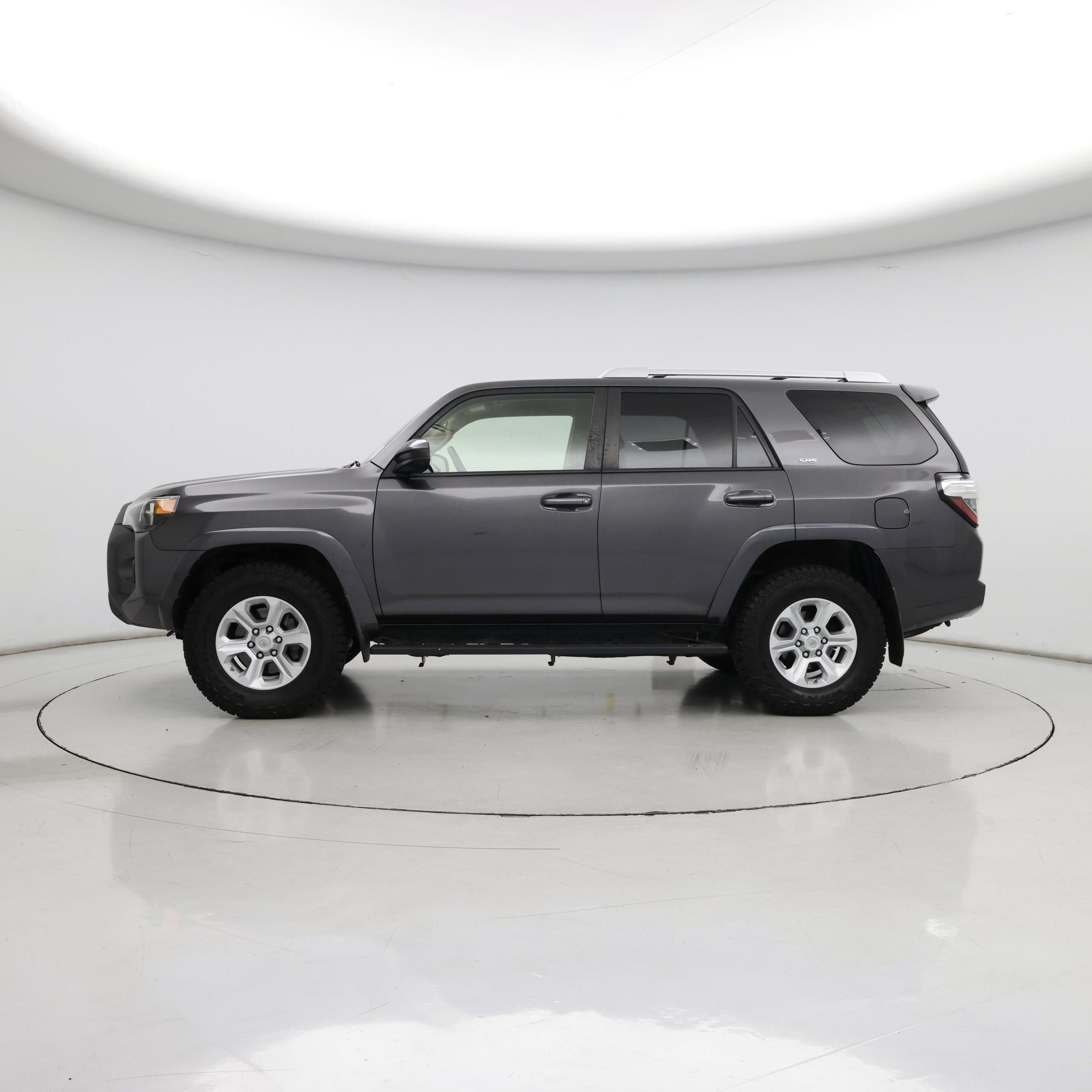 Thumbnail: 2017 Toyota 4Runner - 3