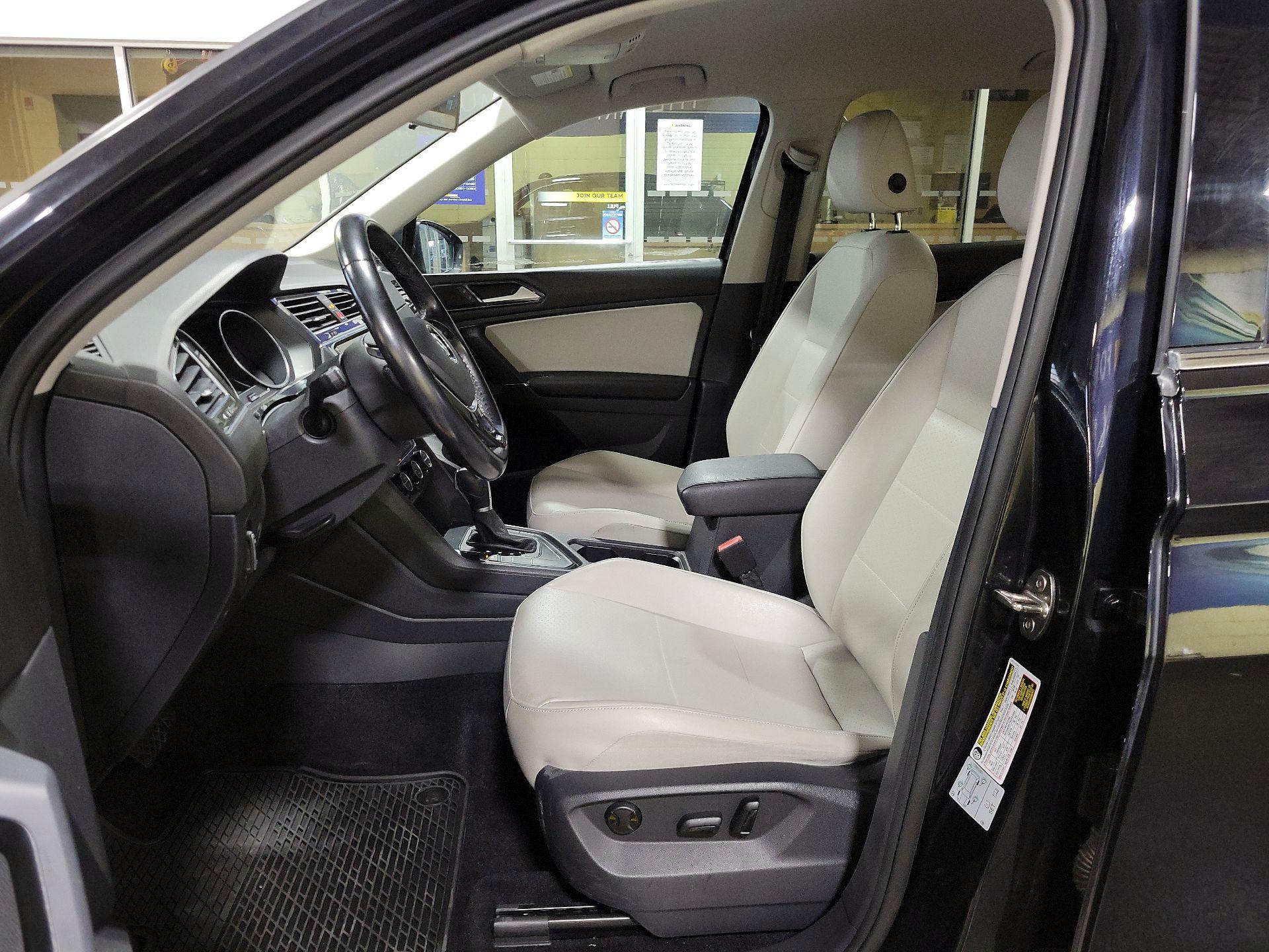 Thumbnail: 2018 Volkswagen Tiguan - 9