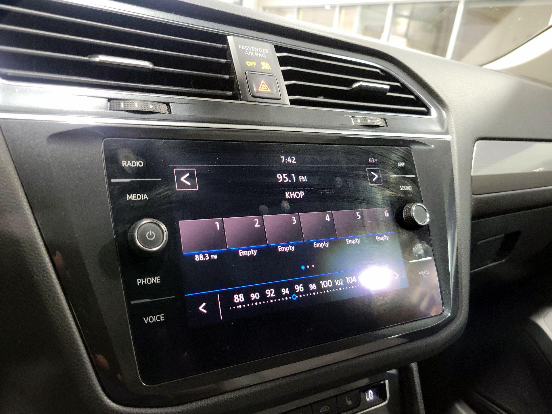 Thumbnail: 2018 Volkswagen Tiguan - 13