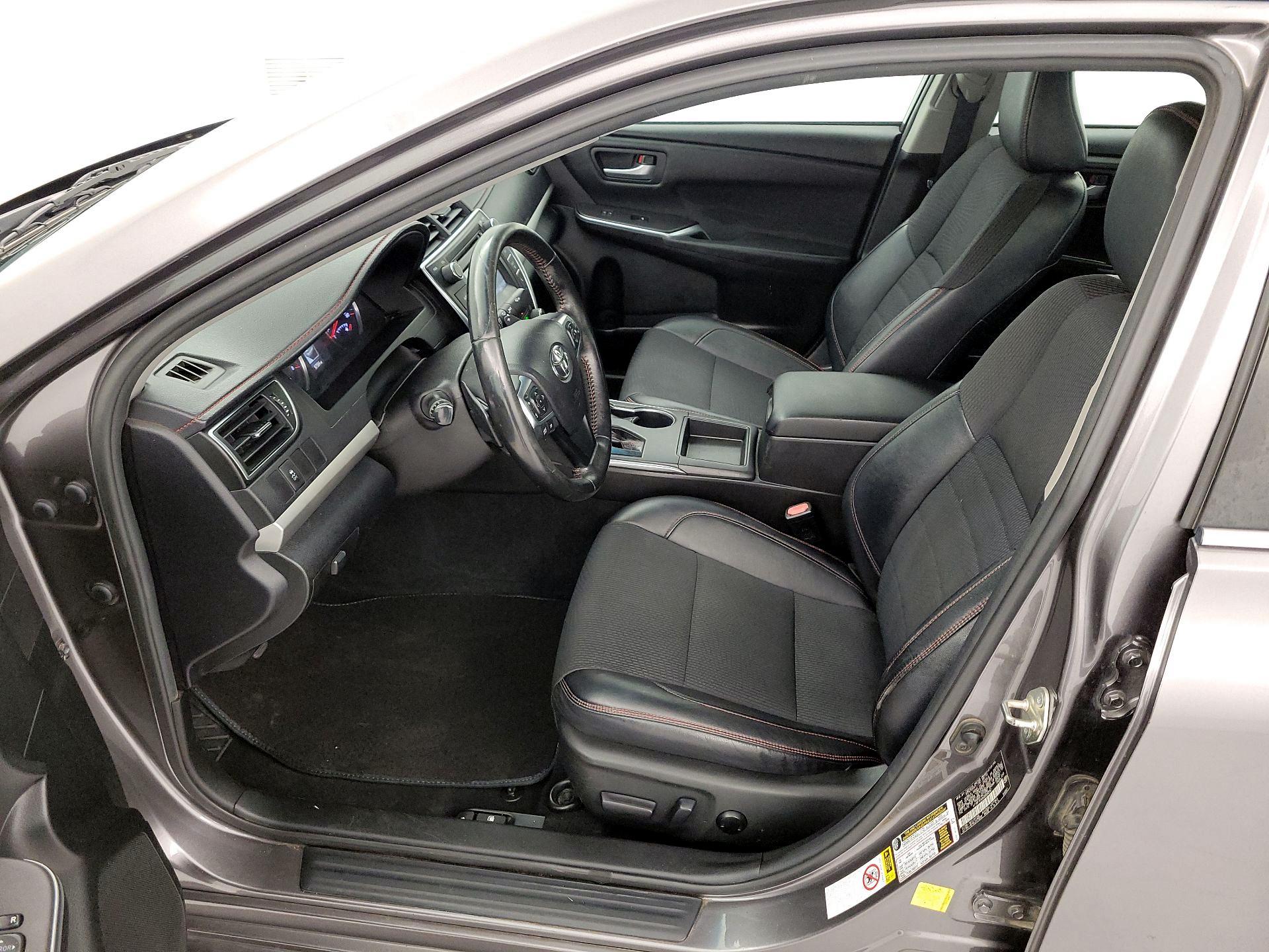 Thumbnail: 2016 Toyota Camry - 11