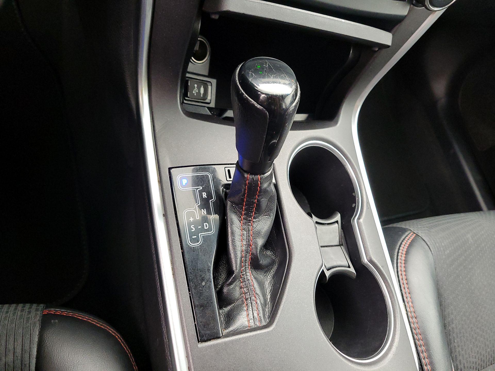 Thumbnail: 2016 Toyota Camry - 17