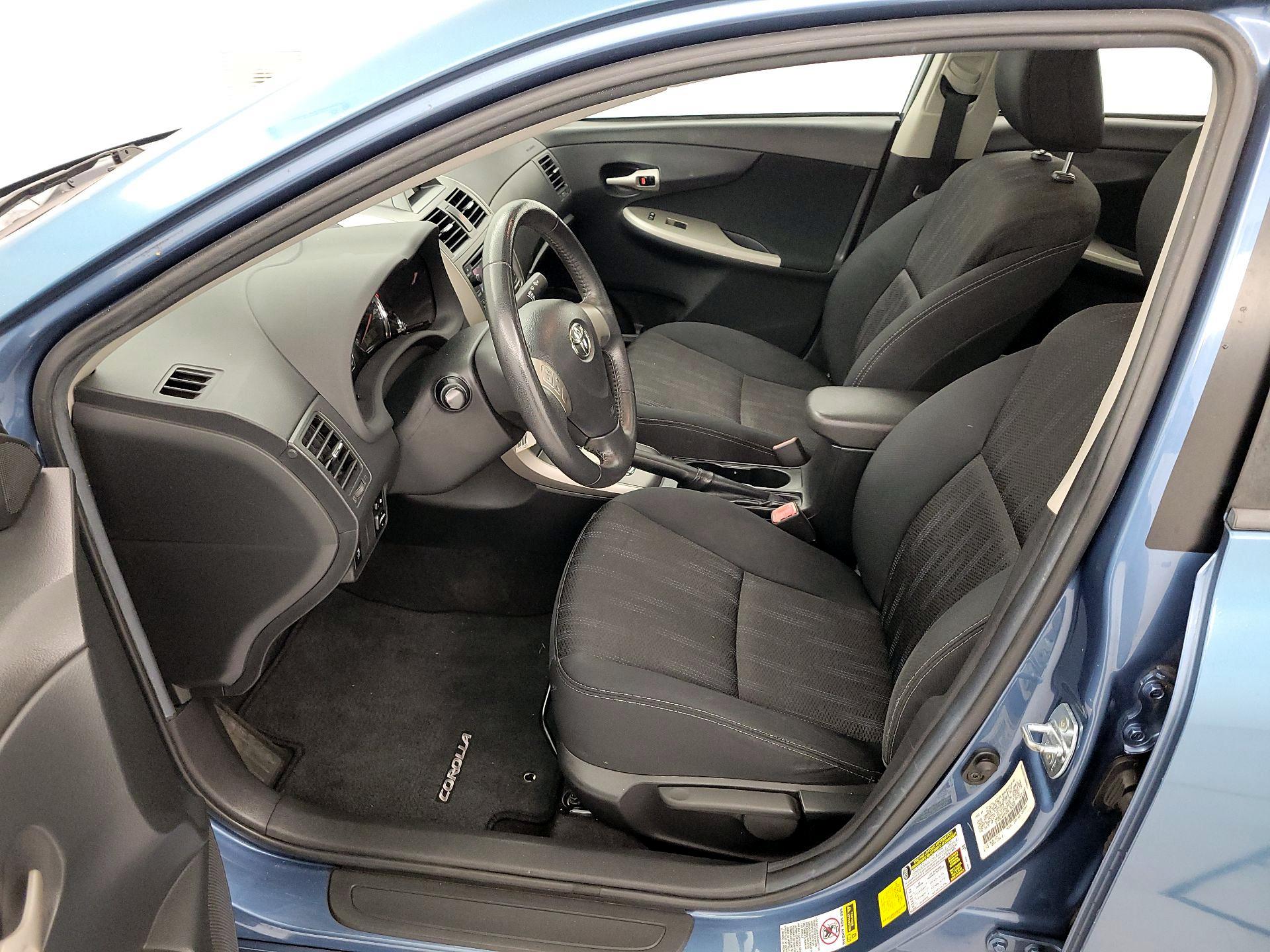 Thumbnail: 2013 Toyota Corolla - 11