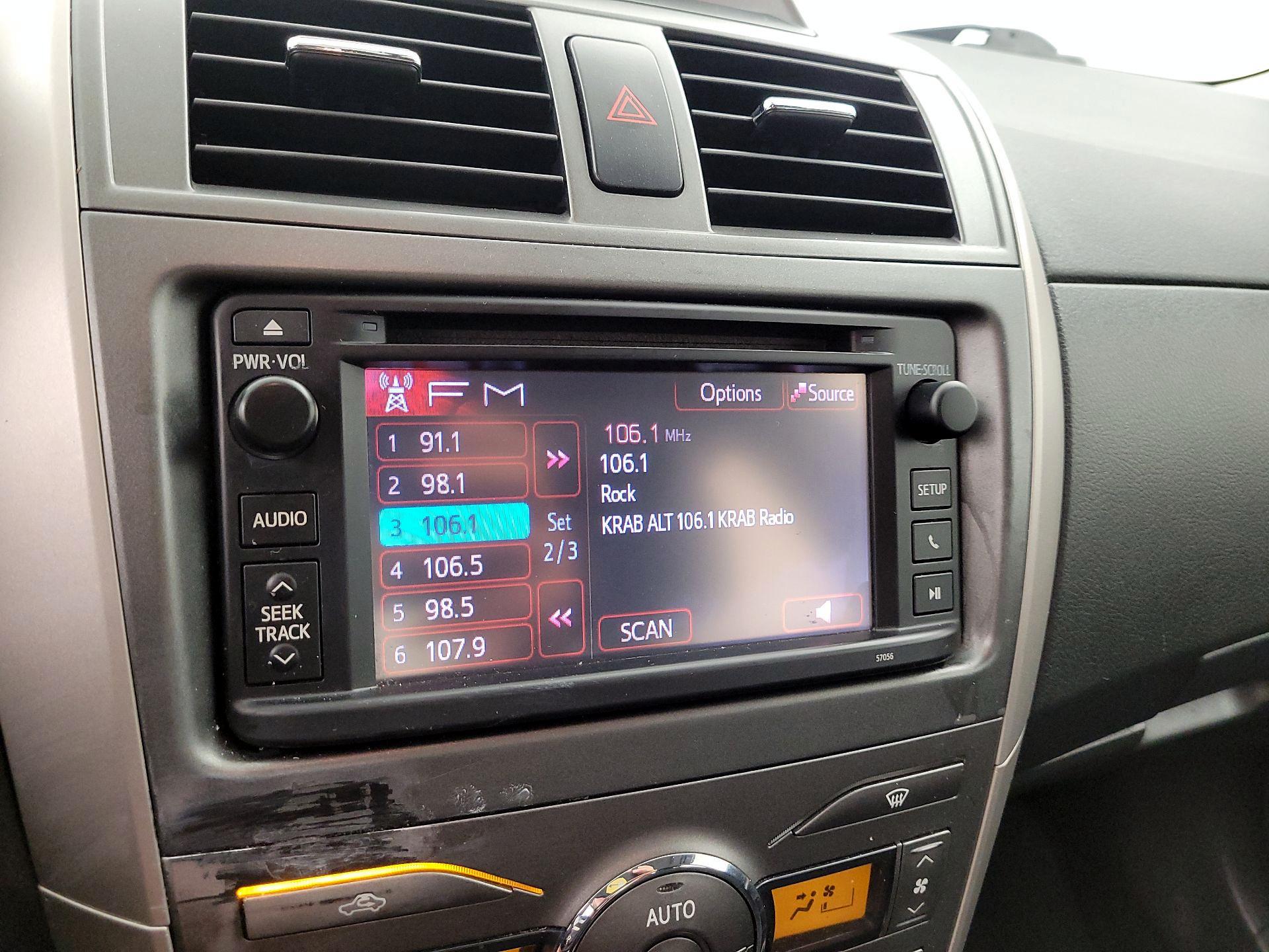 Thumbnail: 2013 Toyota Corolla - 14